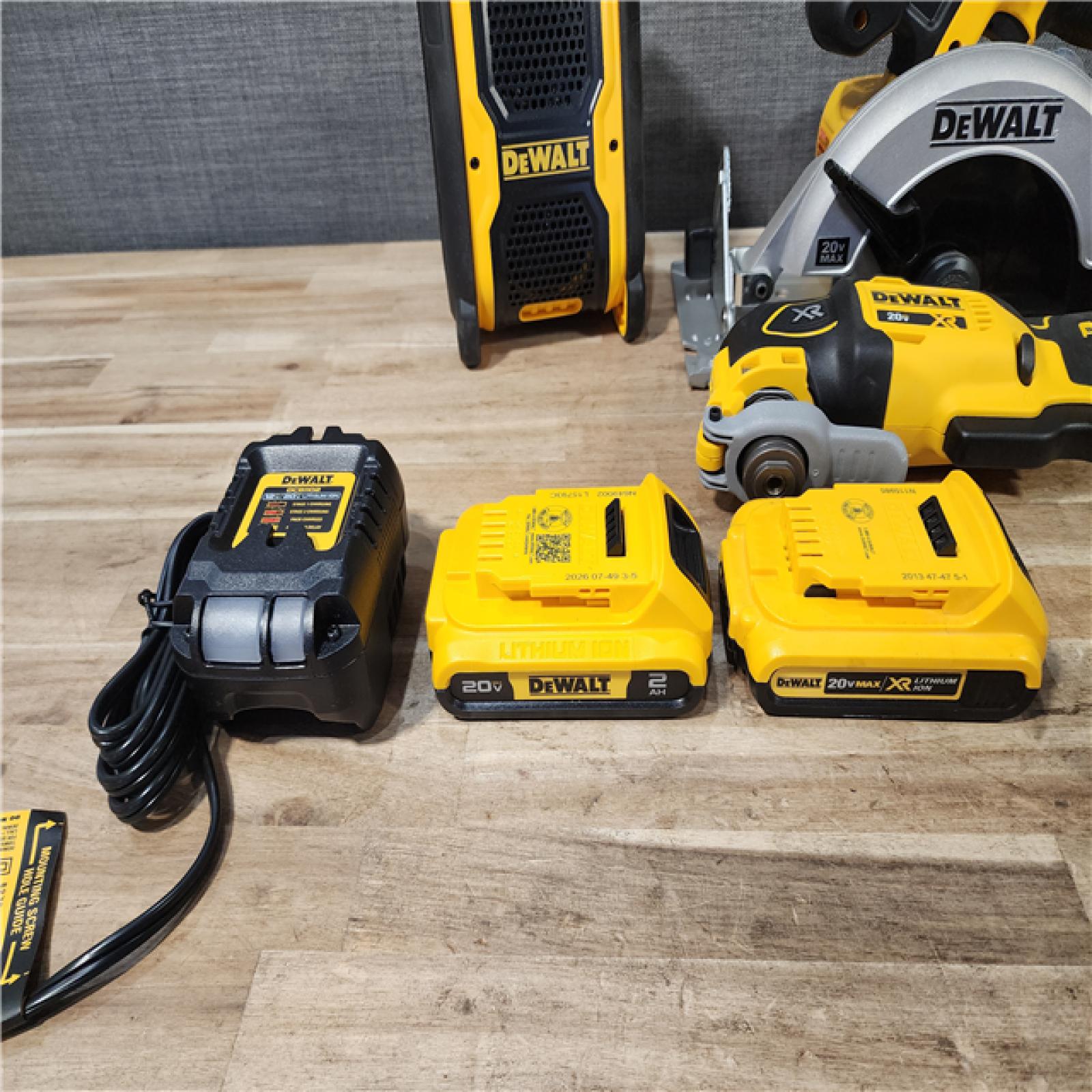 HOUSTON LOCATION - AS-IS DEWALT 20V MAX Cordless 9 Tool Combo Kit
