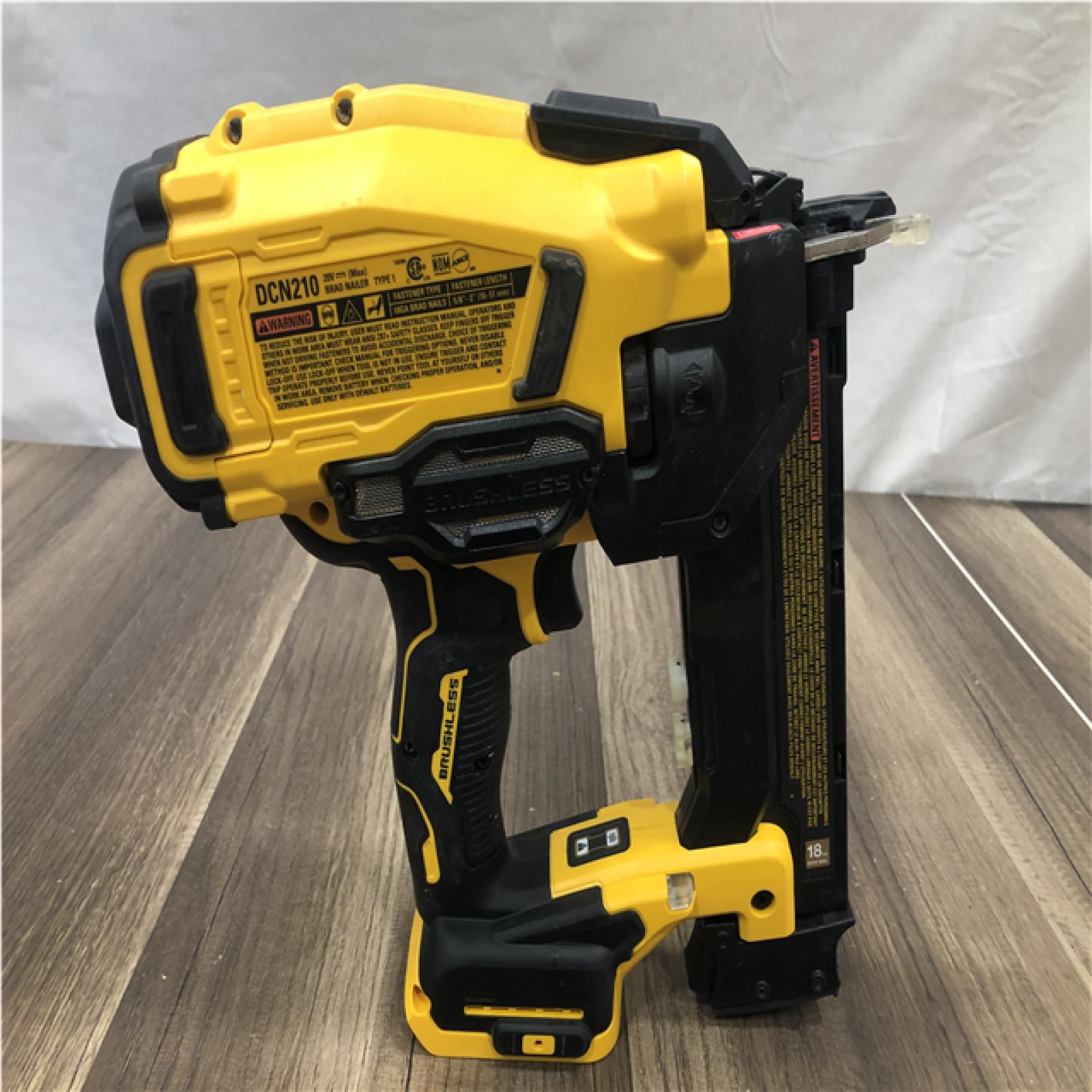 AS-IS DEWALT 20V MAX XR 18 Gauge Cordless Brad Nailer (Tool Only)