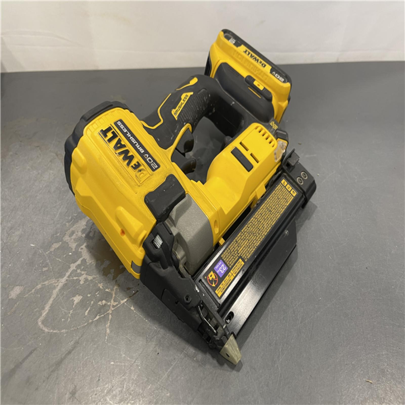 AS-IS - DeWalt ATOMIC 20V MAX Lithium Ion Cordless 23 Gauge Pin Nailer Kit