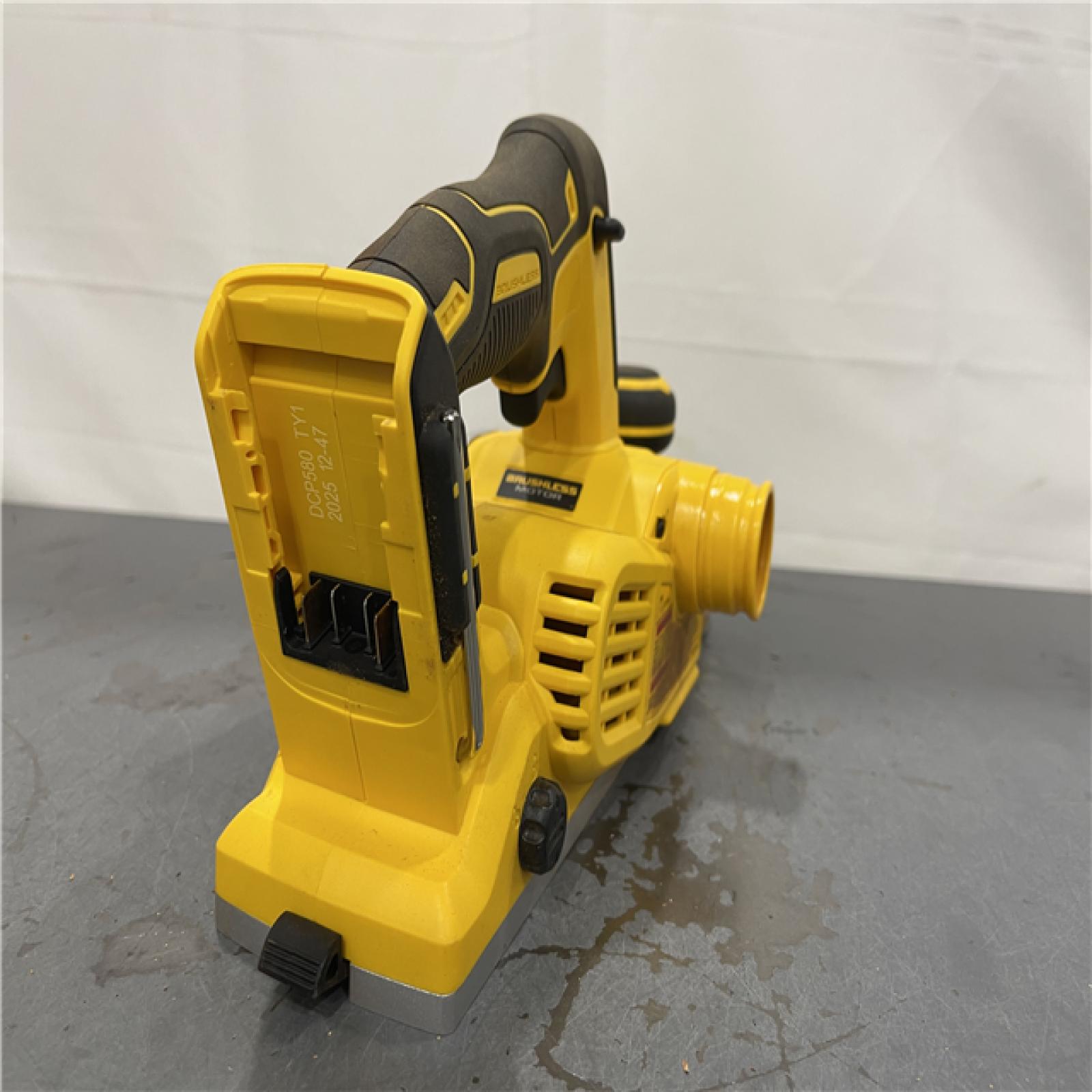 AS-IS - DEWALT 20V MAX XR Cordless Brushless 3-1/4 in. Planer