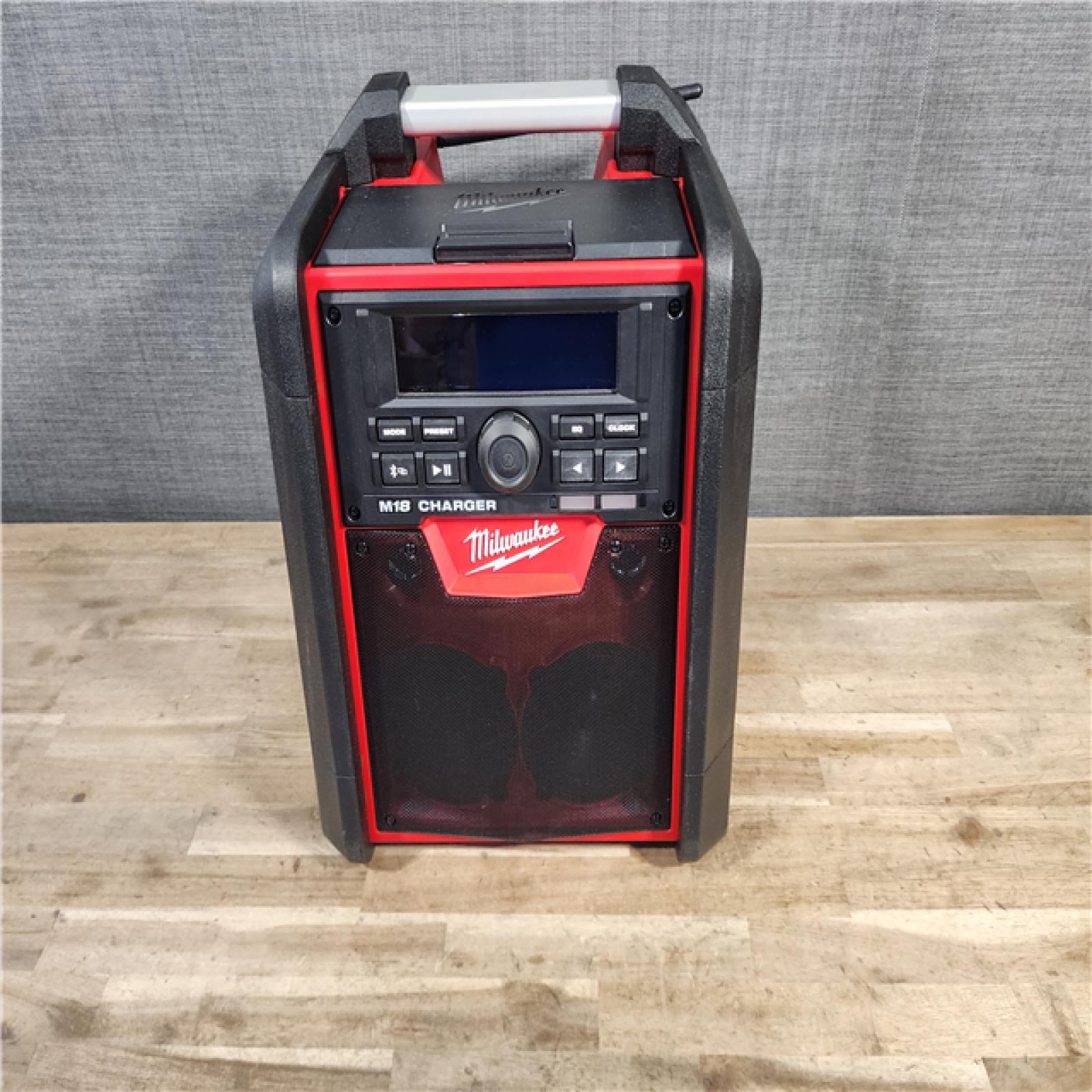 HOUSTON LOCATION - AS-IS M18 Lithium-Ion Cordless Jobsite Radio/Charger (TOOL ONLY)