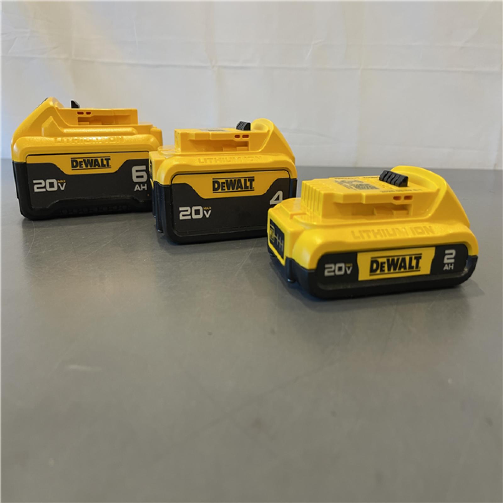 Like New! - DEWALT 20V MAX Battery Lithium Ion 3 Pack