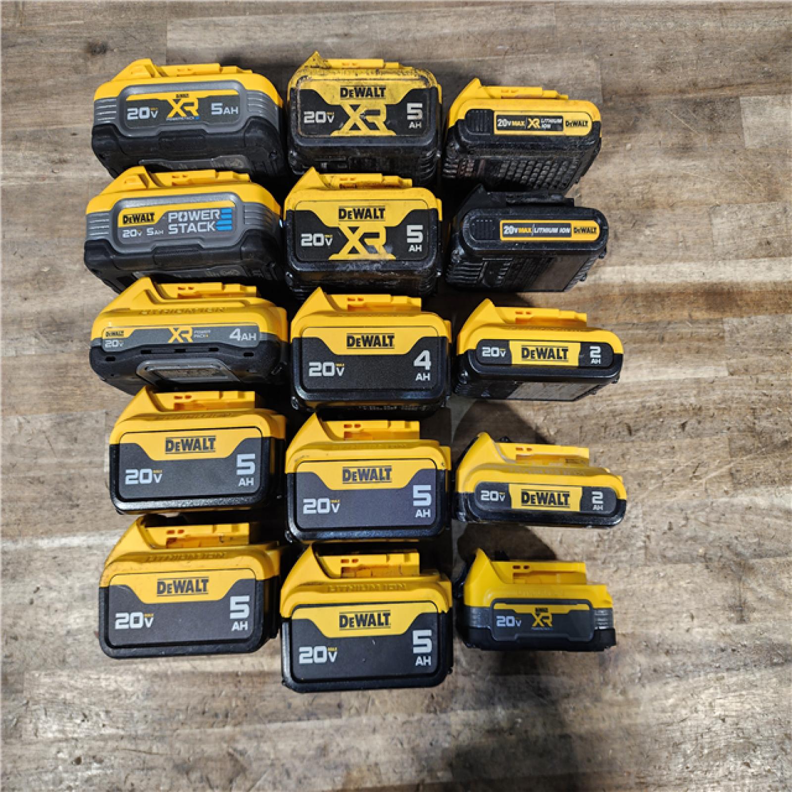 HOUSTON LOCATION - AS-IS DEWALT BATTERY PACK QTY - 15