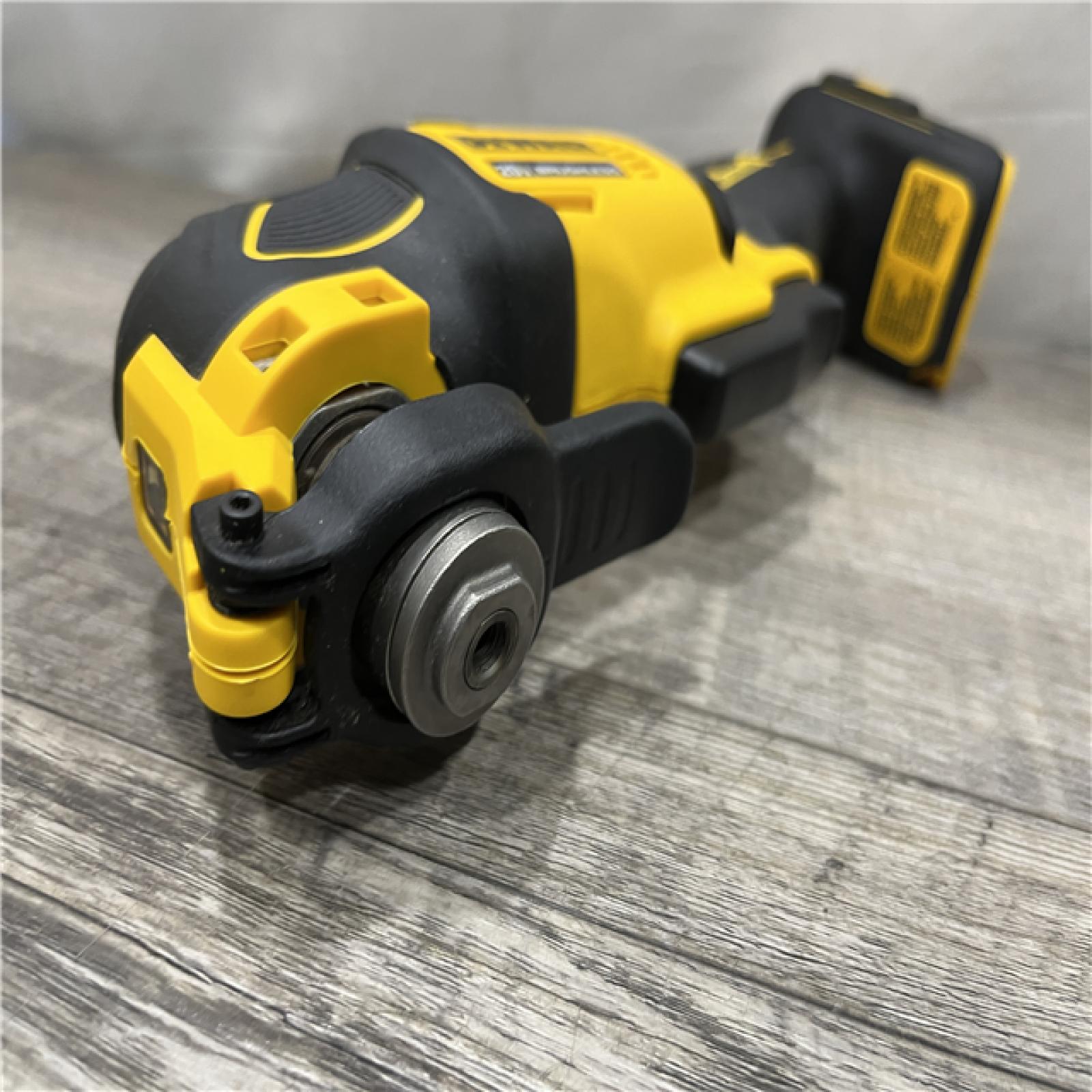 AS-IS DEWALT 20V MAX XR Cordless Brushless 3-Speed Oscillating Multi Tool (Tool Only)