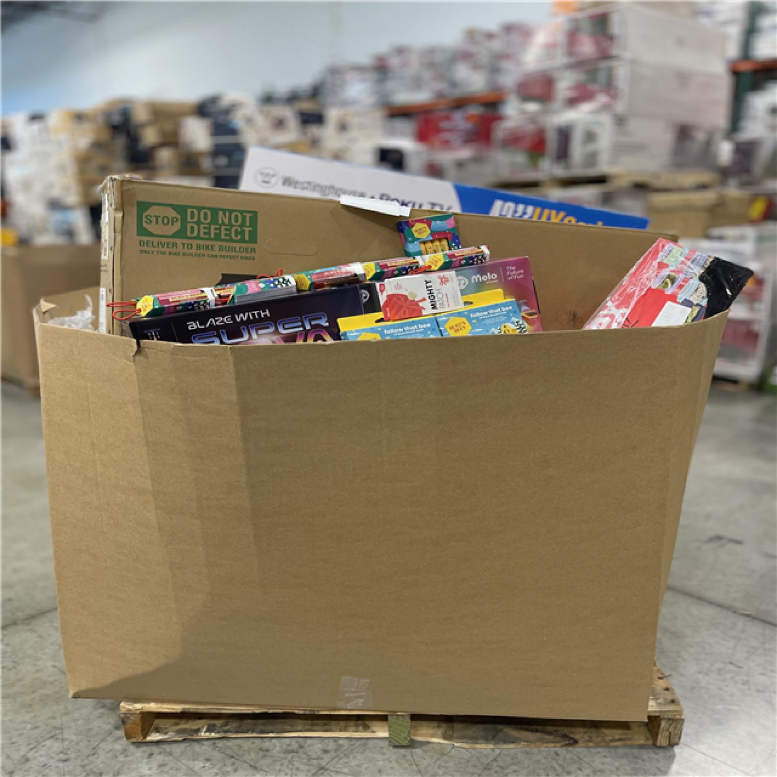 DALLAS LOCATION- NEW!- BULLSEYE MIXED APPAREL PALLET