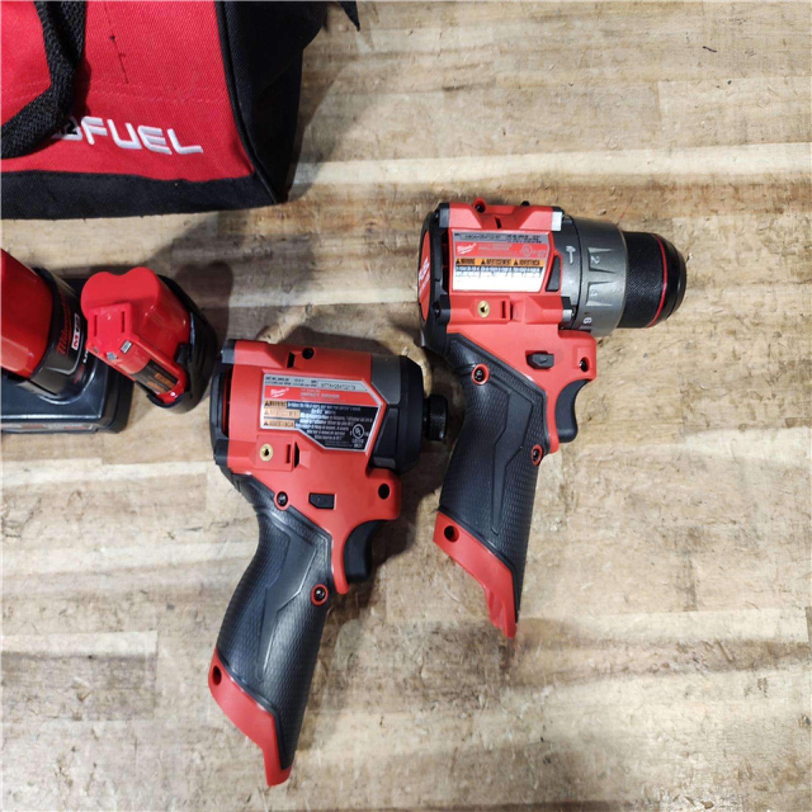 HOUSTON LOCATION - AS - IS Milwaukee 2 Tool Combo Kit W/ (2) Battery & Charger