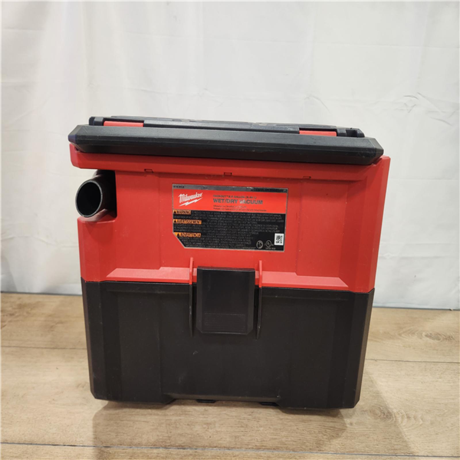 AS-IS- M18 FUEL PACKOUT 18-Volt Lithium-Ion Cordless 2.5 Gal. Wet/Dry Vacuum (Vacuum-Only)