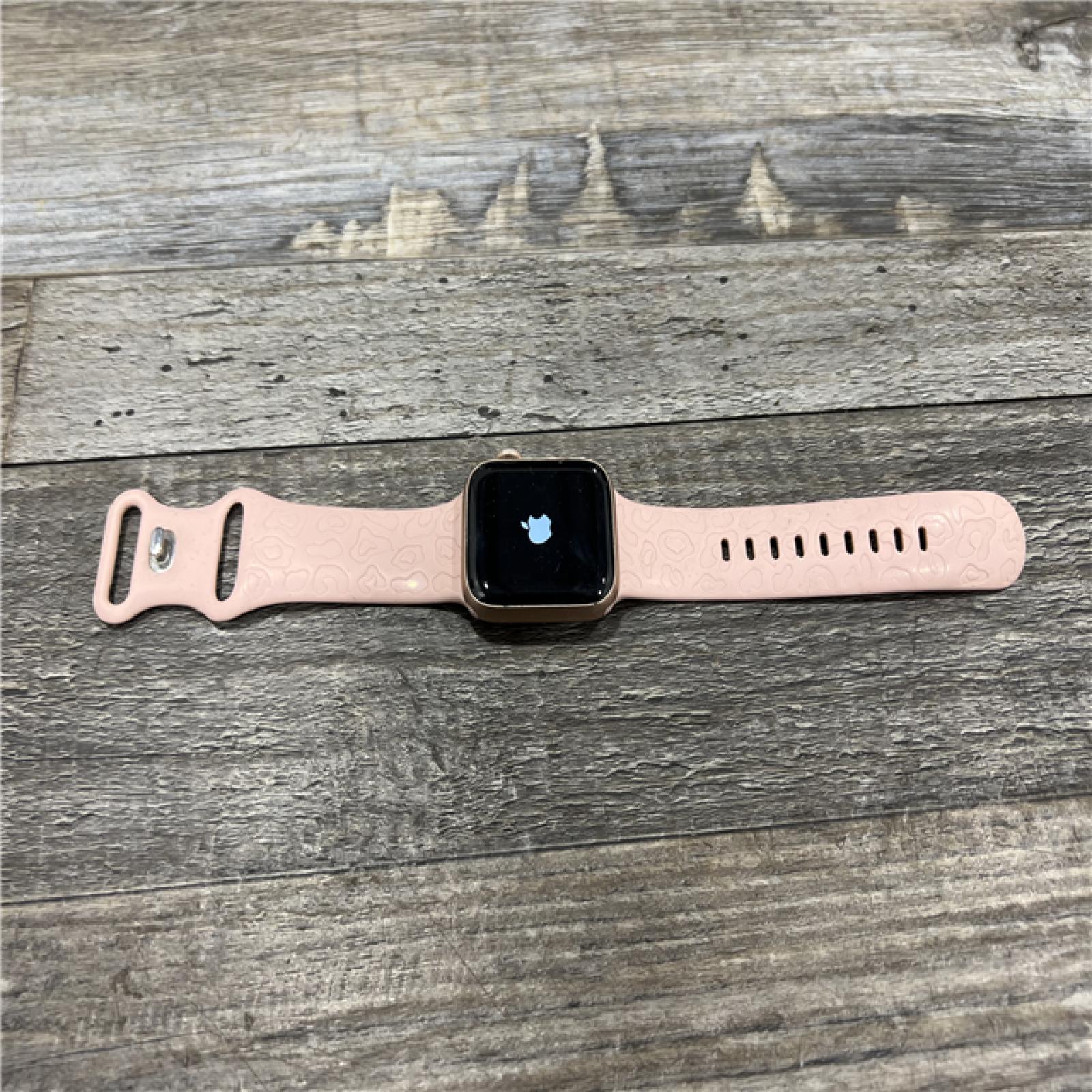 AS-IS Apple Watch SE- Gold Aluminum Case with Pink Sand Sport Band