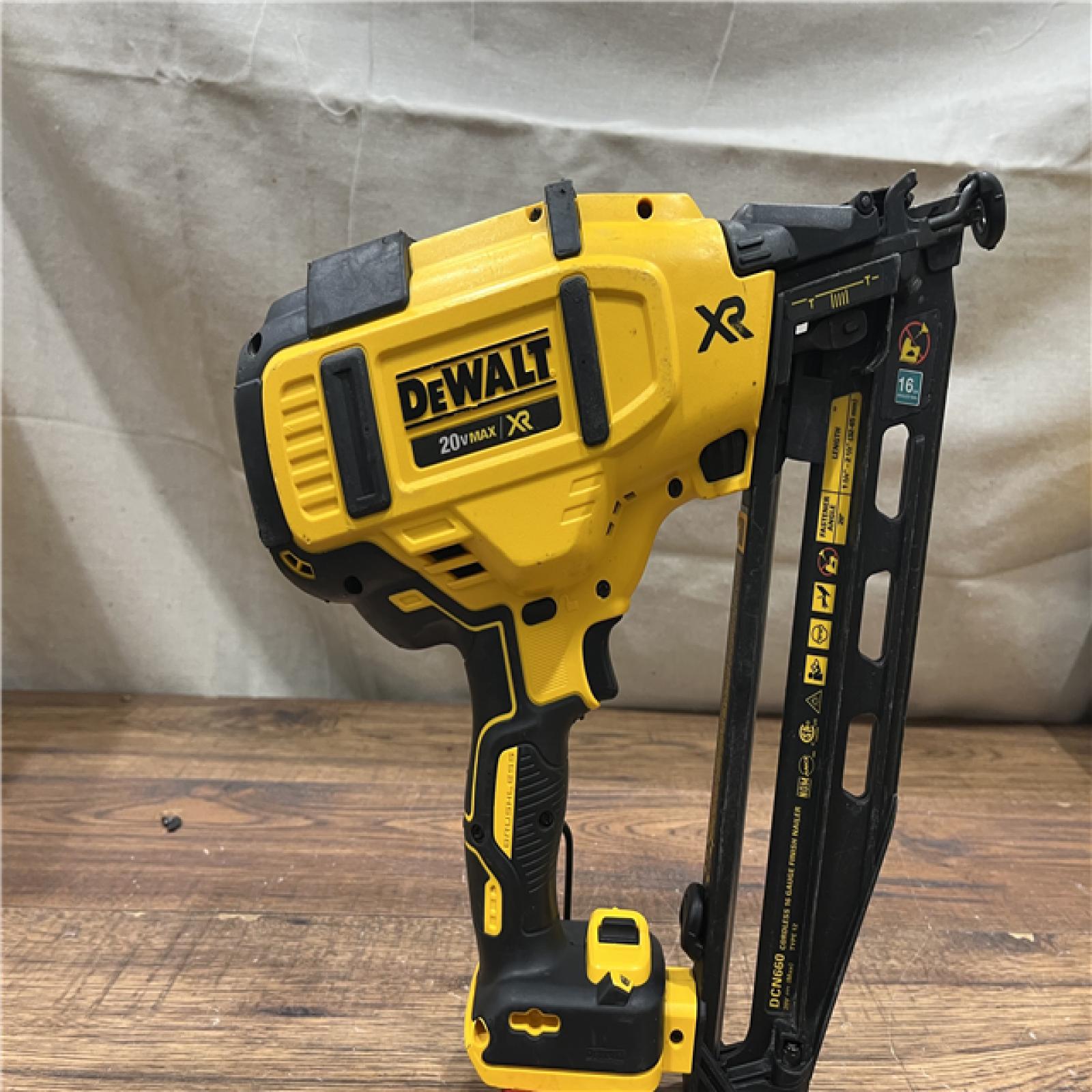 AS-IS DeWalt DCN660D1 20V 16 Gauge Cordless Angled Finish Nailer Kit W/ 2Ah Battery