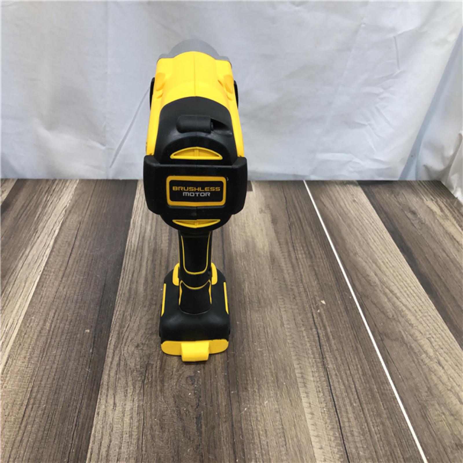 AS-IS DEWALT 20V MAX Lithium-Ion Cordless 1/2 in. Impact Wrench Kit