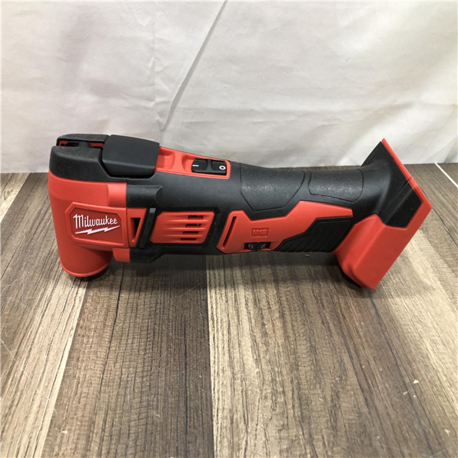 AS-IS Milwaukee M18 18V Lithium-Ion Cordless Oscillating Multi-Tool (Tool-Only)
