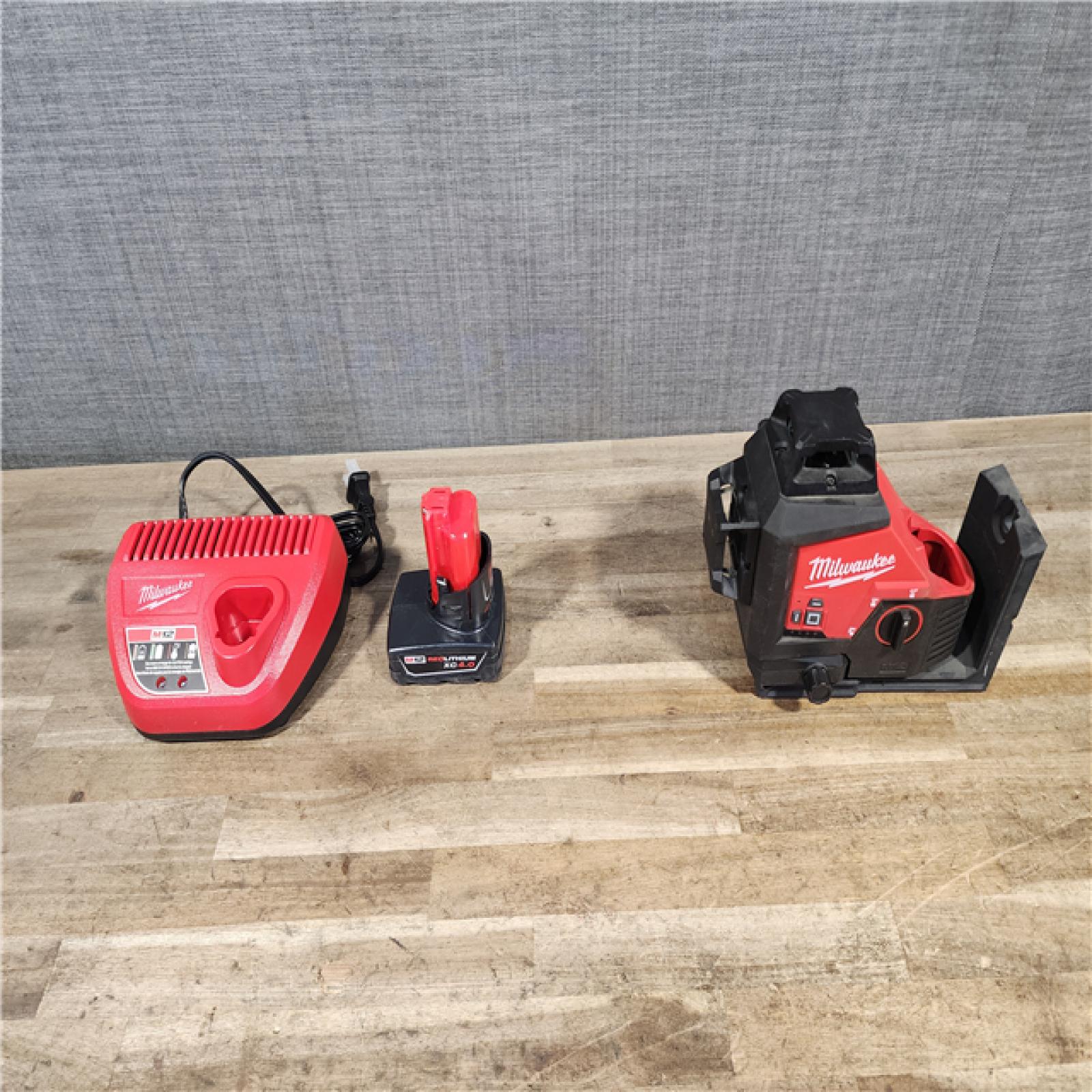 HOUSTON LOCATION - AS-IS Milwaukee 12-Volt Lithium-Ion Cordless Green 250 ft. 3-Plane Laser Level Kit