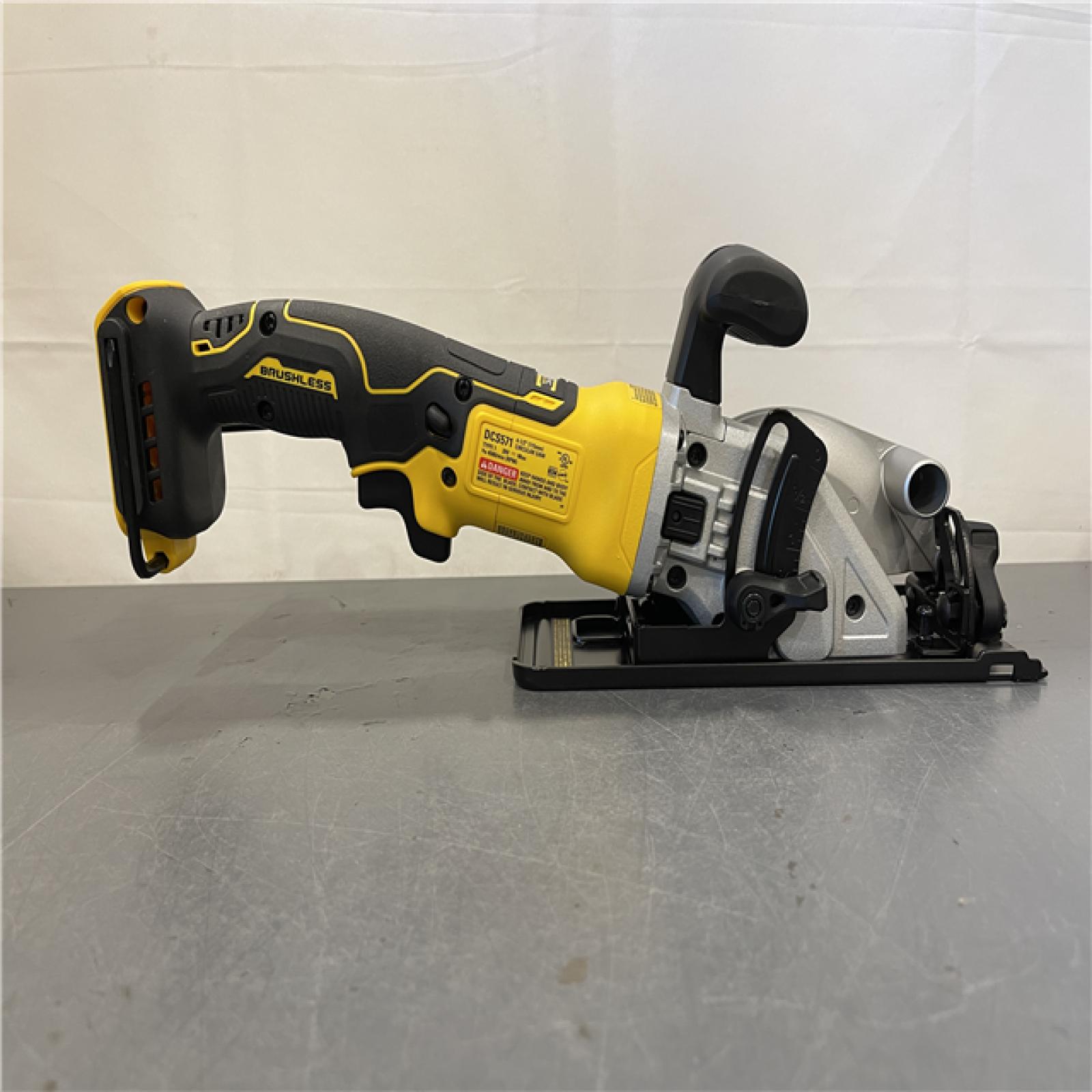 AS-IS - DEWALT ATOMIC 20V MAX Cordless Brushless 4-1/2 in. Circular Saw