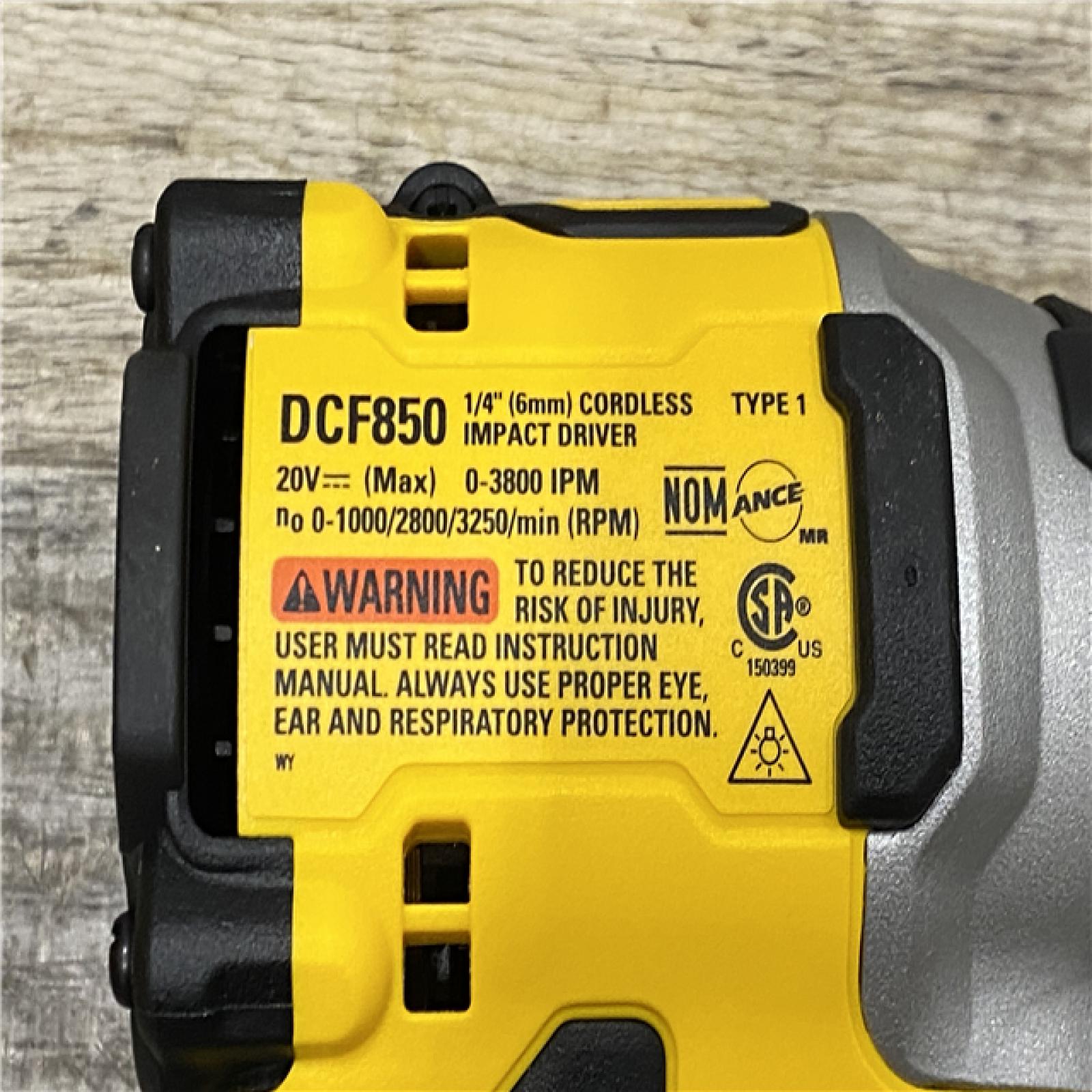 AS-IS DEWALT ATOMIC 20V MAX Lithium-Ion Cordless 1/4 in. Brushless Impact Driver Kit