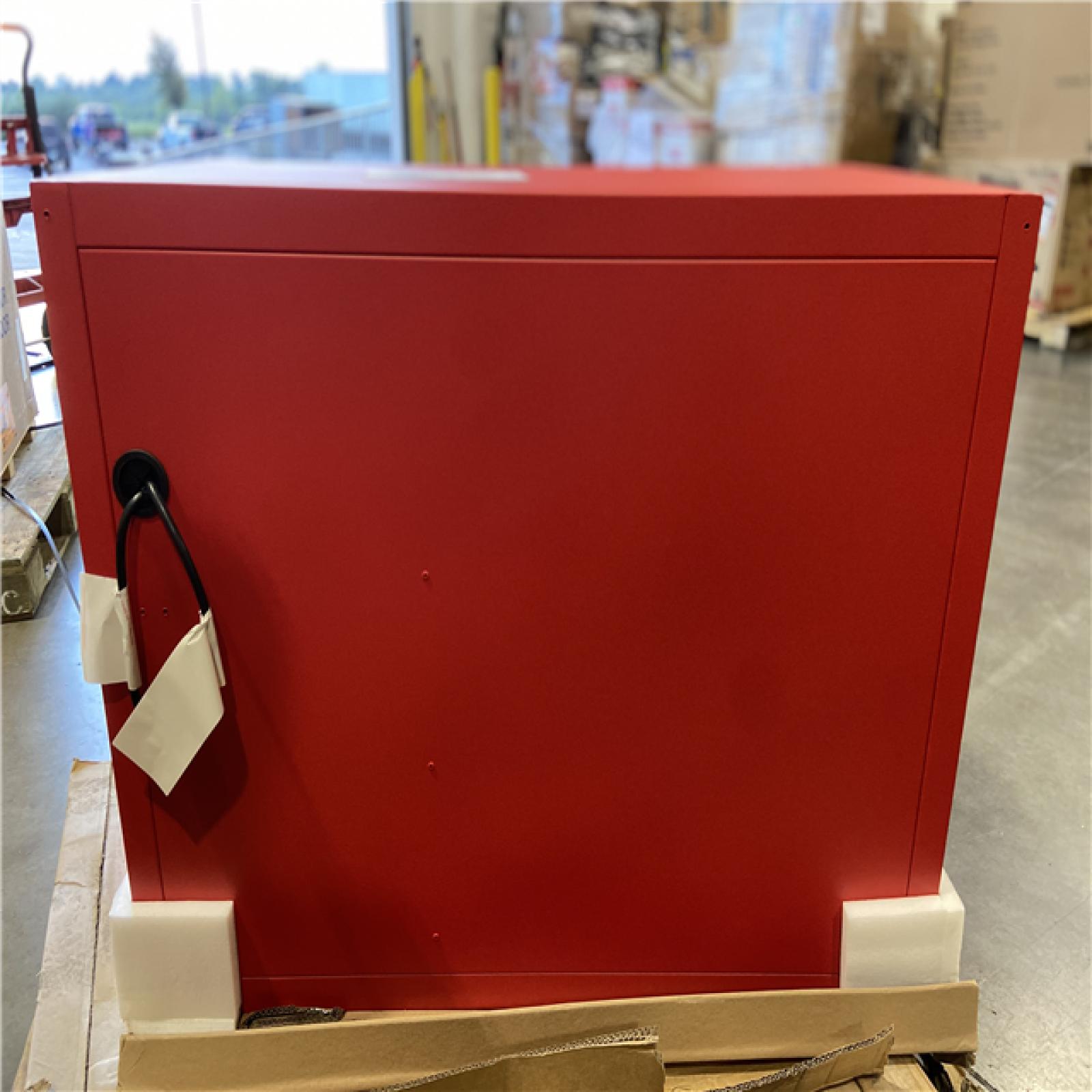 DALLAS LOCATION - Milwaukee Tool Storage High Capacity 41 in. W x 22 in. D Roller Tool Chest