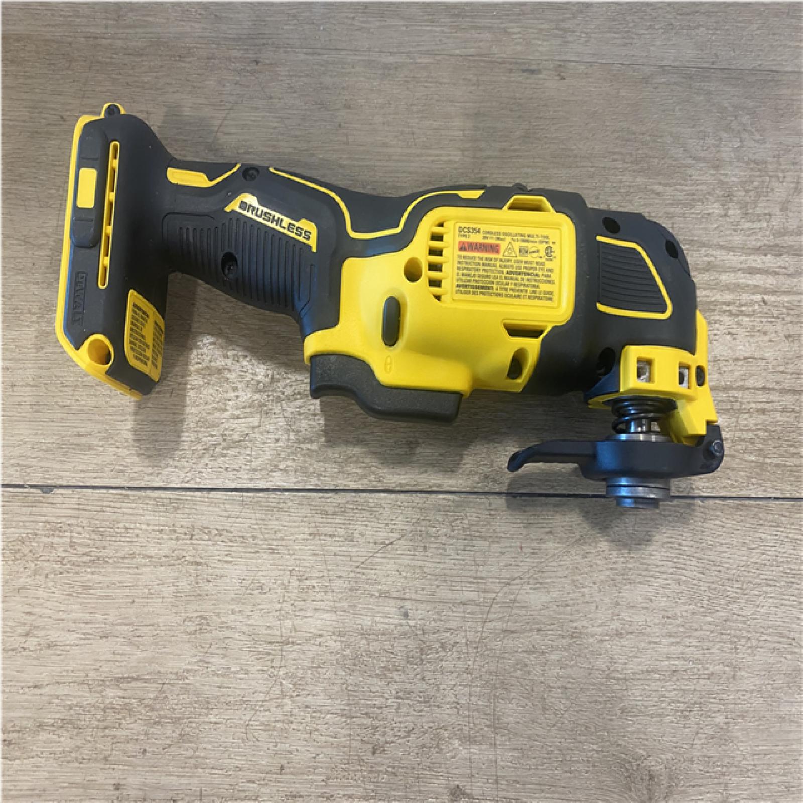AS-IS DEWALT ATOMIC 20V MAX Cordless Brushless Oscillating Multi Tool Kit
