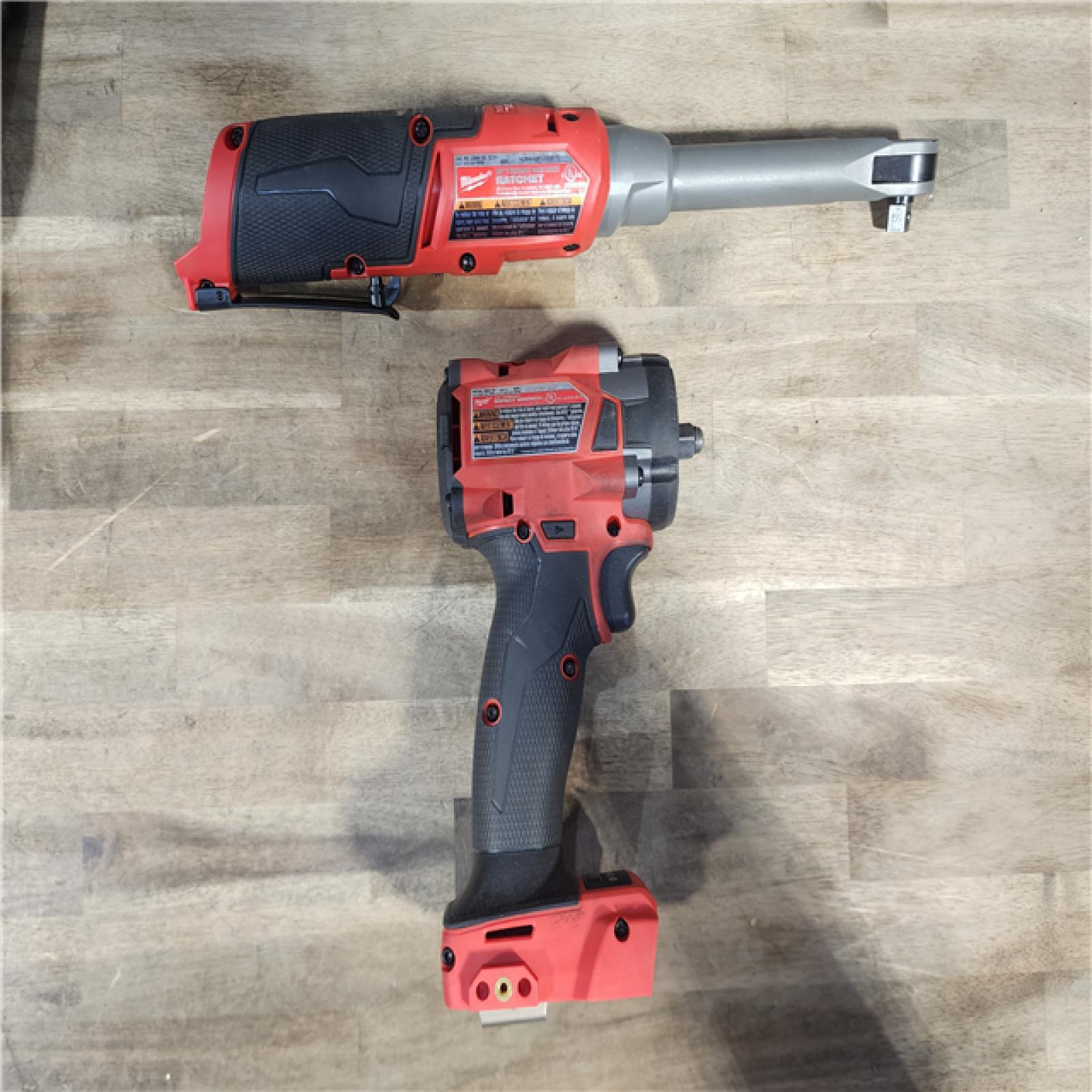 HOUSTON LOCATION - AS-IS MILWAUKEE 2 TOOL COMBO KIT W/ (2) BATTERY & CHARGER