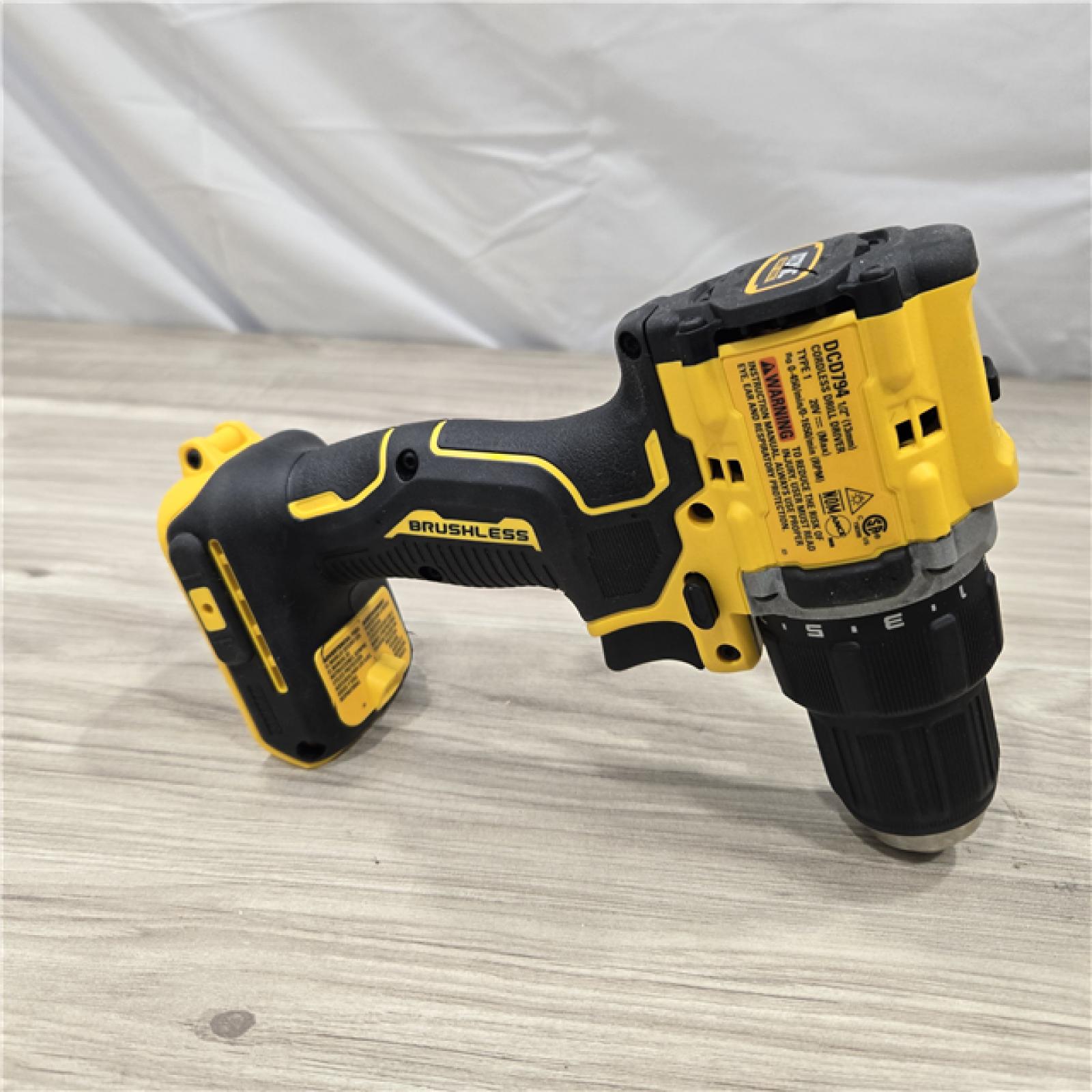 AS-IS Dewalt DCK225D2 20V MAX ATOMIC Cordless Drill Driver and Impact Driver Combo Kit