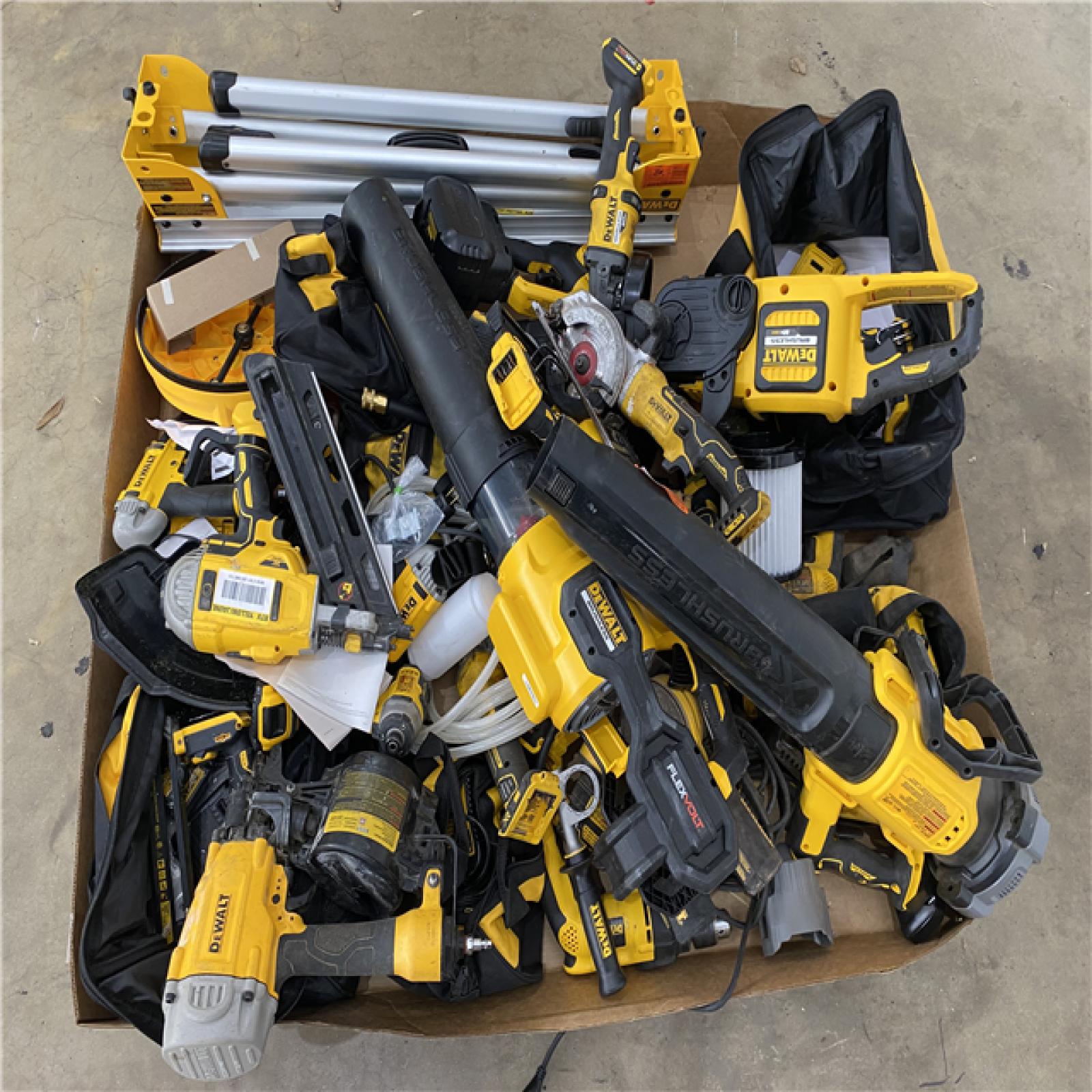 Houston Location AS IS - Tool Pallet