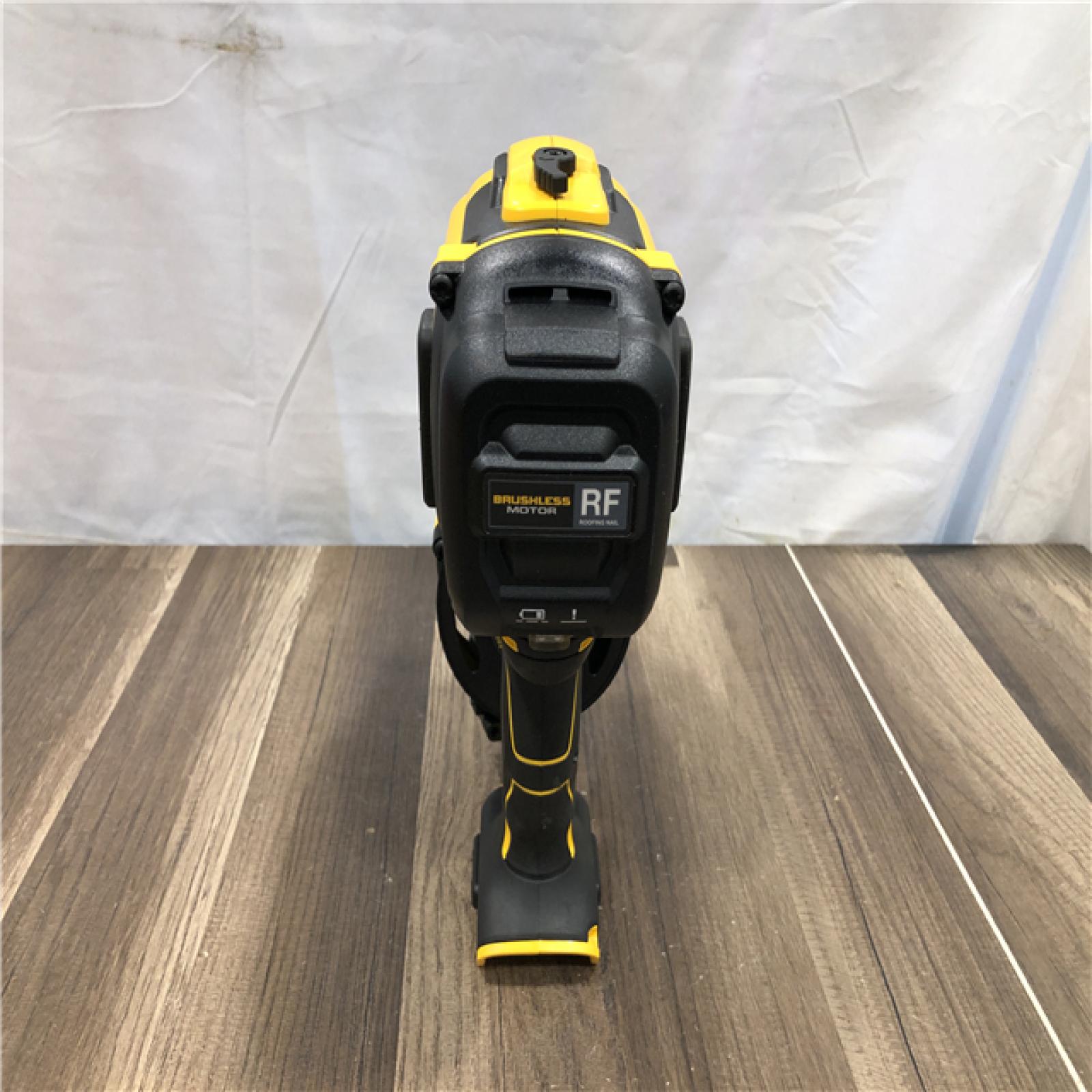 AS-IS DEWALT 20V MAX Lithium-Ion 15-Degree Electric Cordless Roofing Nailer Kit