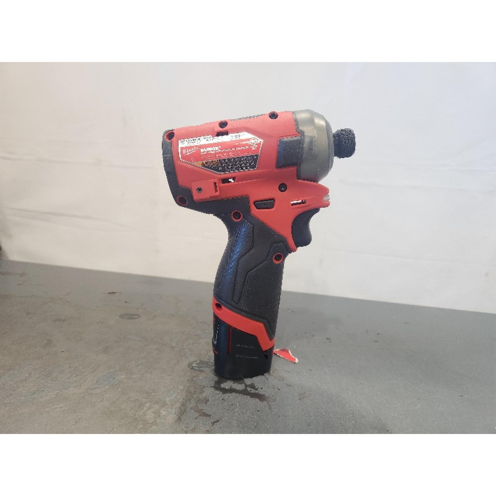 AS-IS-  Impact Driver Kit 1/4 in Hex Drive 12Vdc