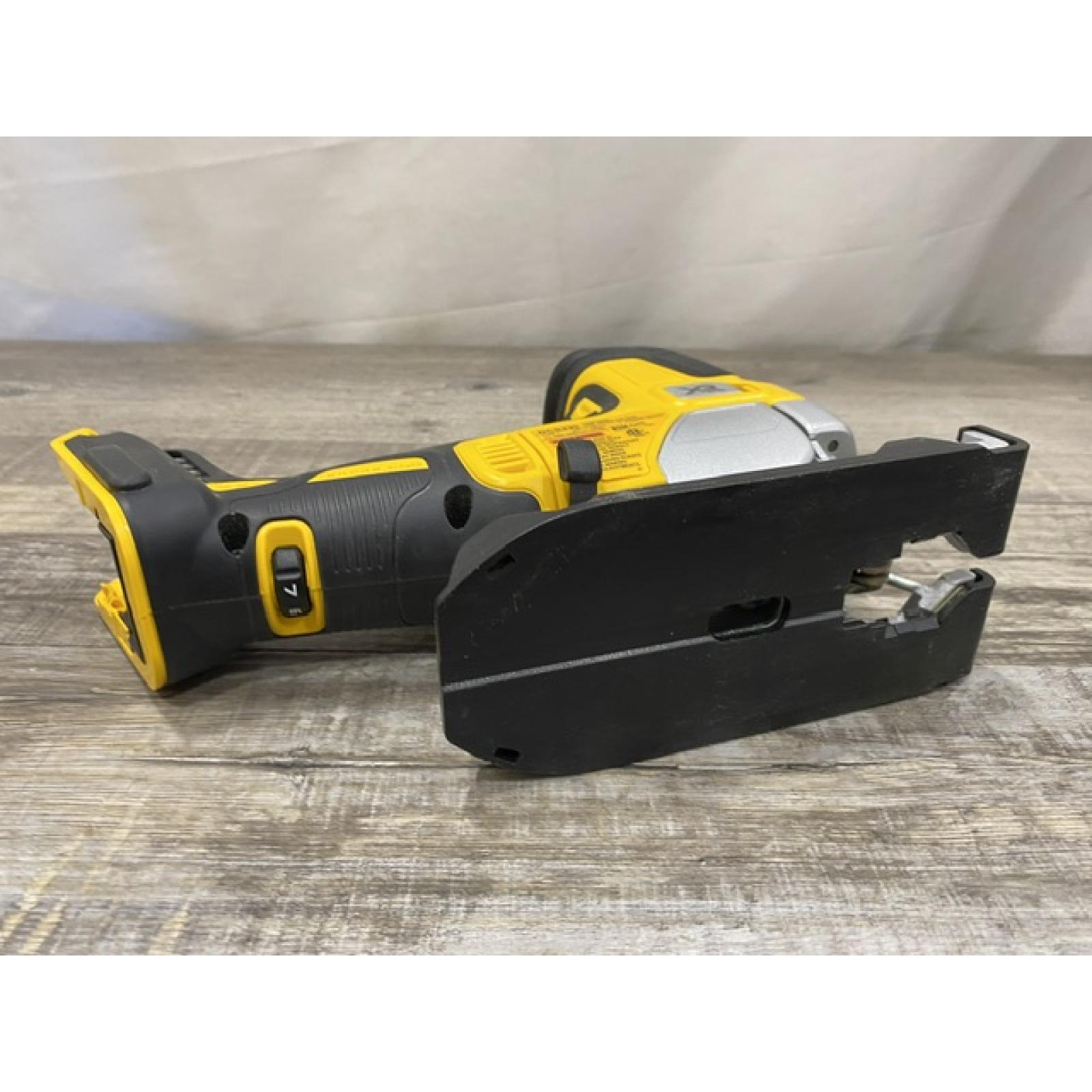 AS-IS DEWALT 20V MAX XR Cordless Barrel Grip Jigsaw (Tool Only)