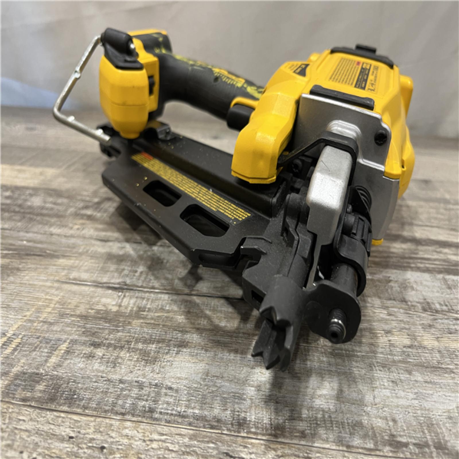 AS-IS DEWALT 20V 30 Degree Cordless Framing Nailer (Tool-Only)