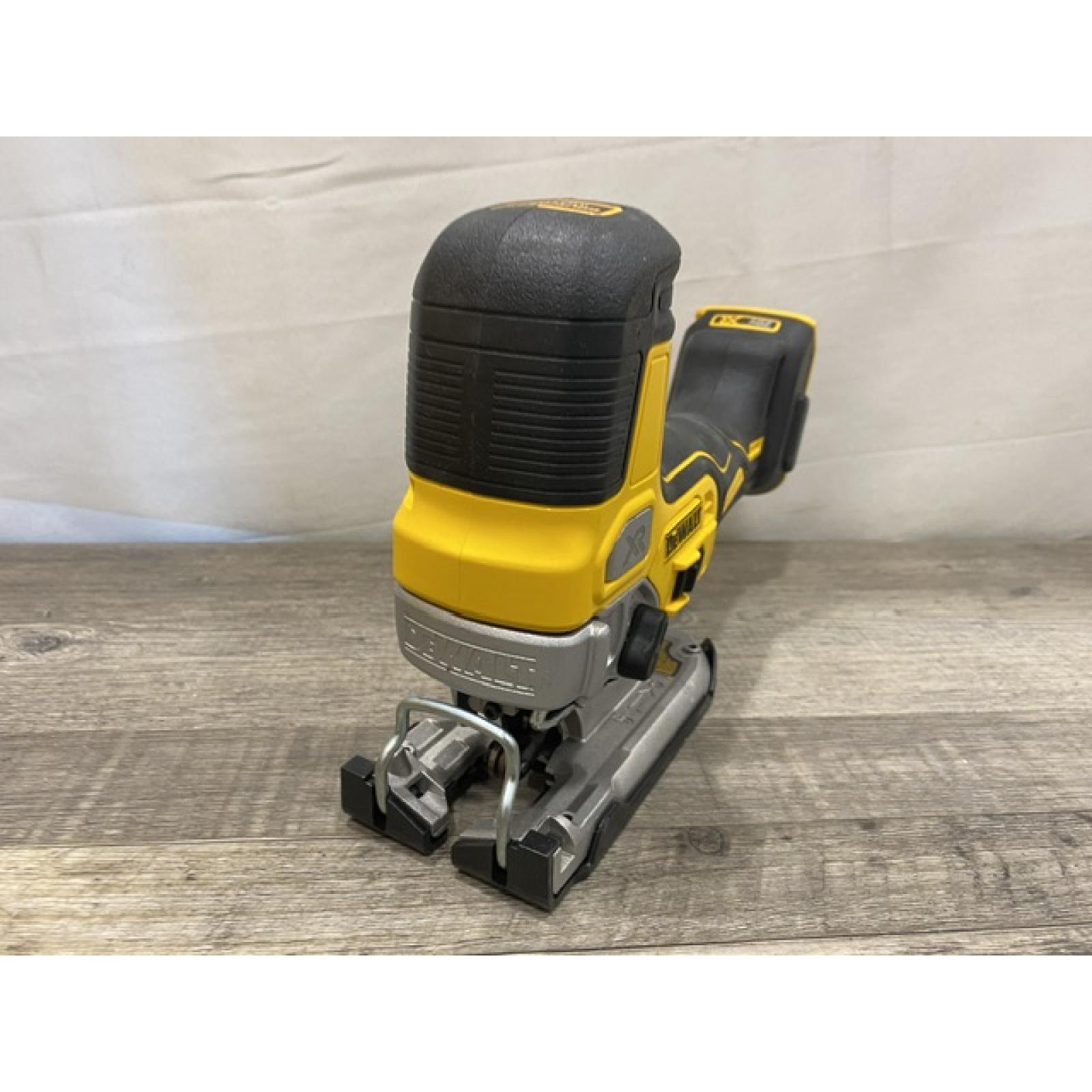 AS-IS DEWALT 20V MAX XR Cordless Barrel Grip Jigsaw (Tool Only)