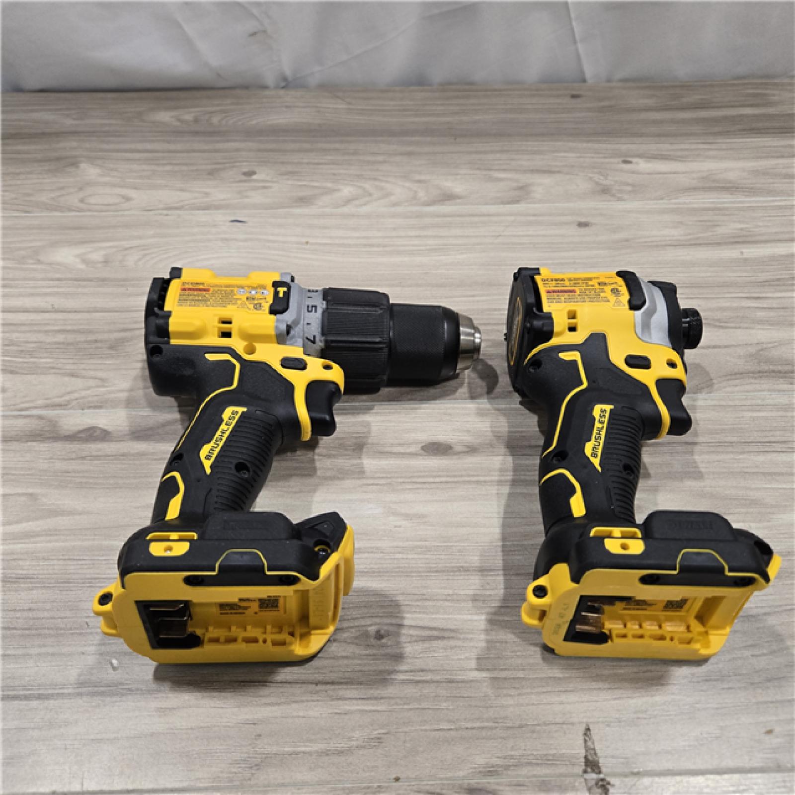 AS-IS DEWALT 20V MAX XR Hammer Drill/ Impact Driver Kit