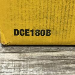 NEW - DEWALT 20V MAX Cordless Plastic Tubing Cutter (Tool Only)
