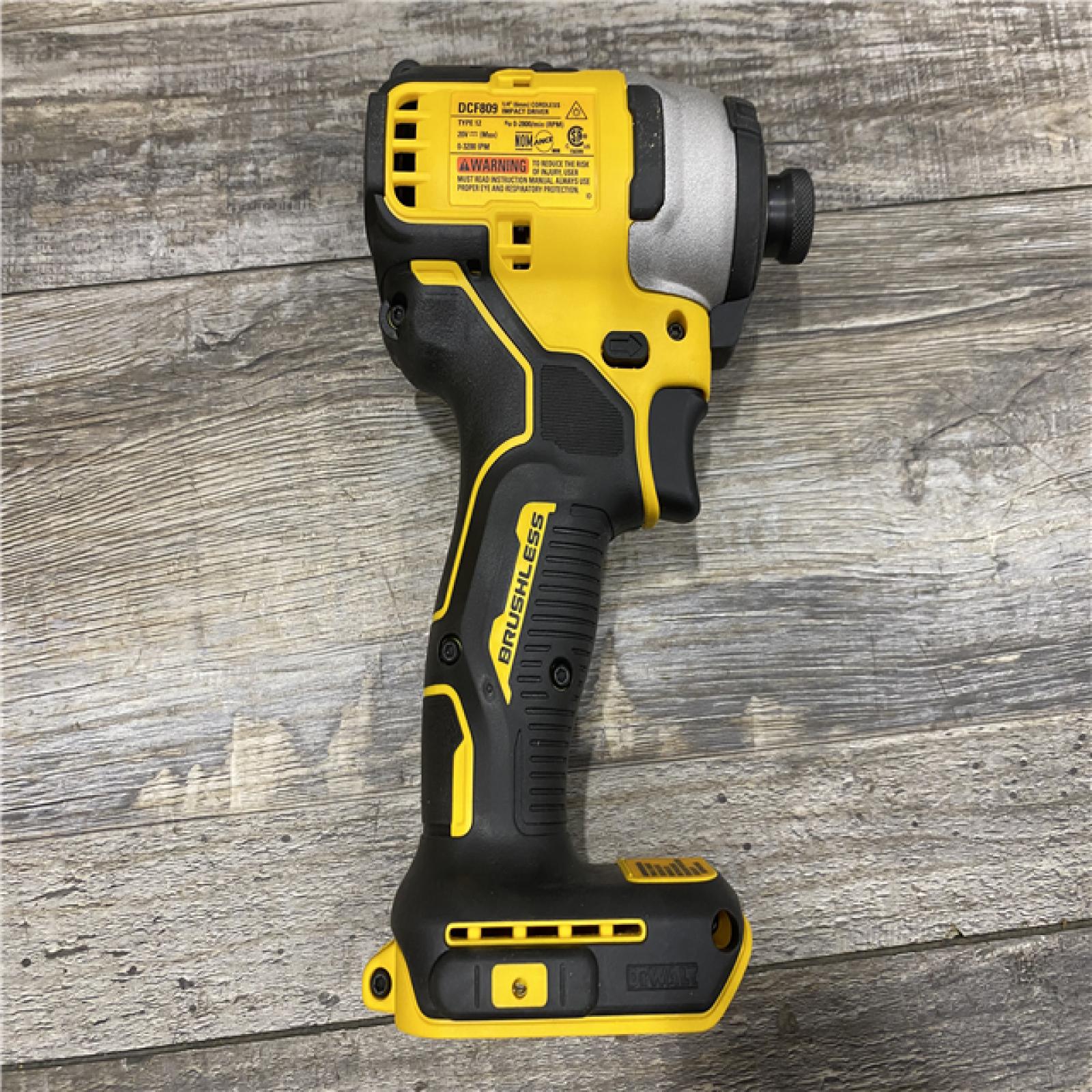 AS-IS DEWALT Atomic 20V Max Lithium-Ion Brushless Cordless Compact 1/4 in. Impact Driver Kit