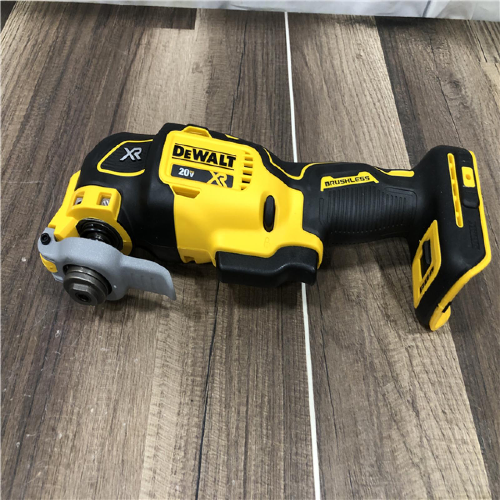 AS-IS DEWALT 20V MAX XR Cordless Brushless 3-Speed Oscillating Multi Tool (Tool Only)