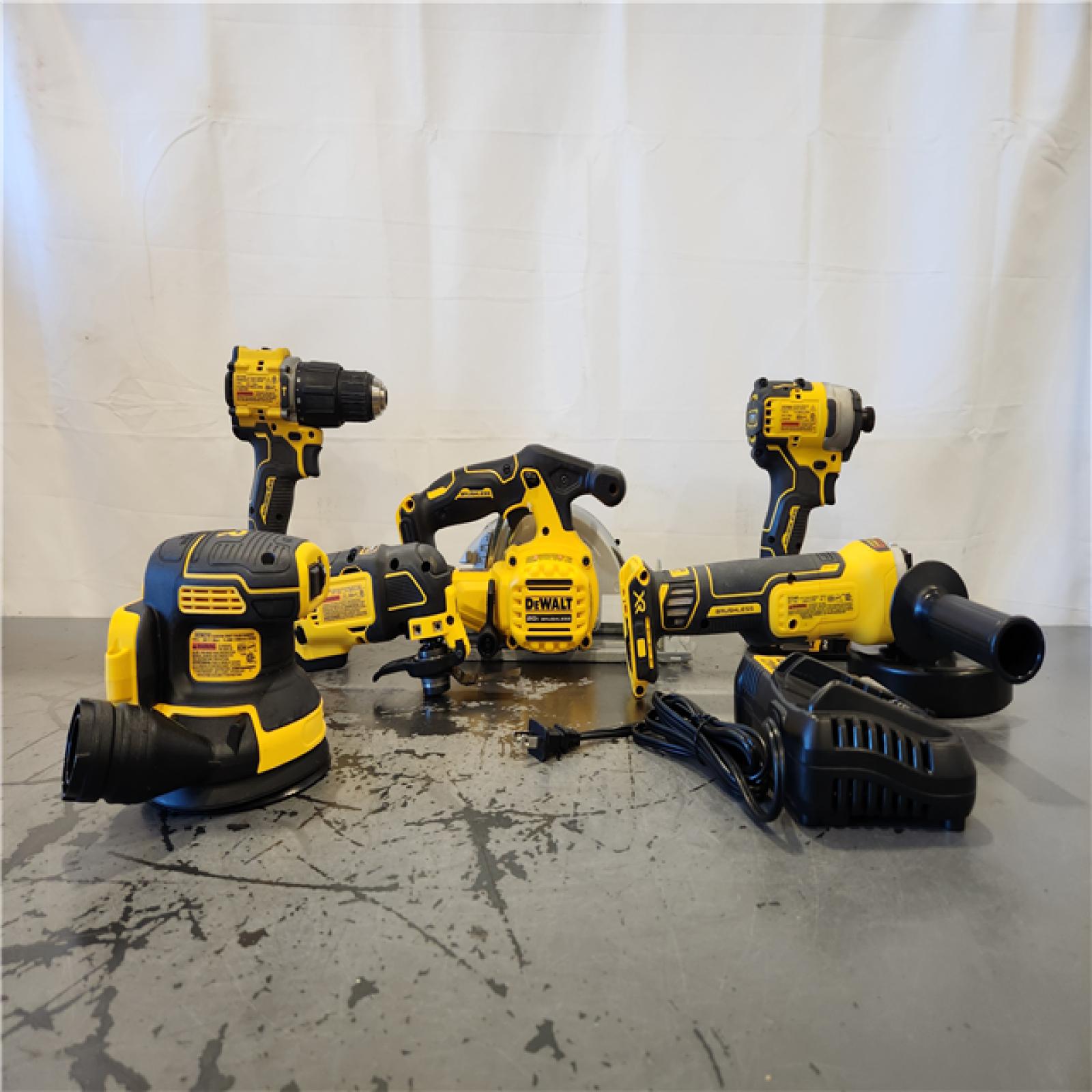 AS-IS- DEWALT 20V Lithium-Ion Cordless 6-Tool Combo Kit