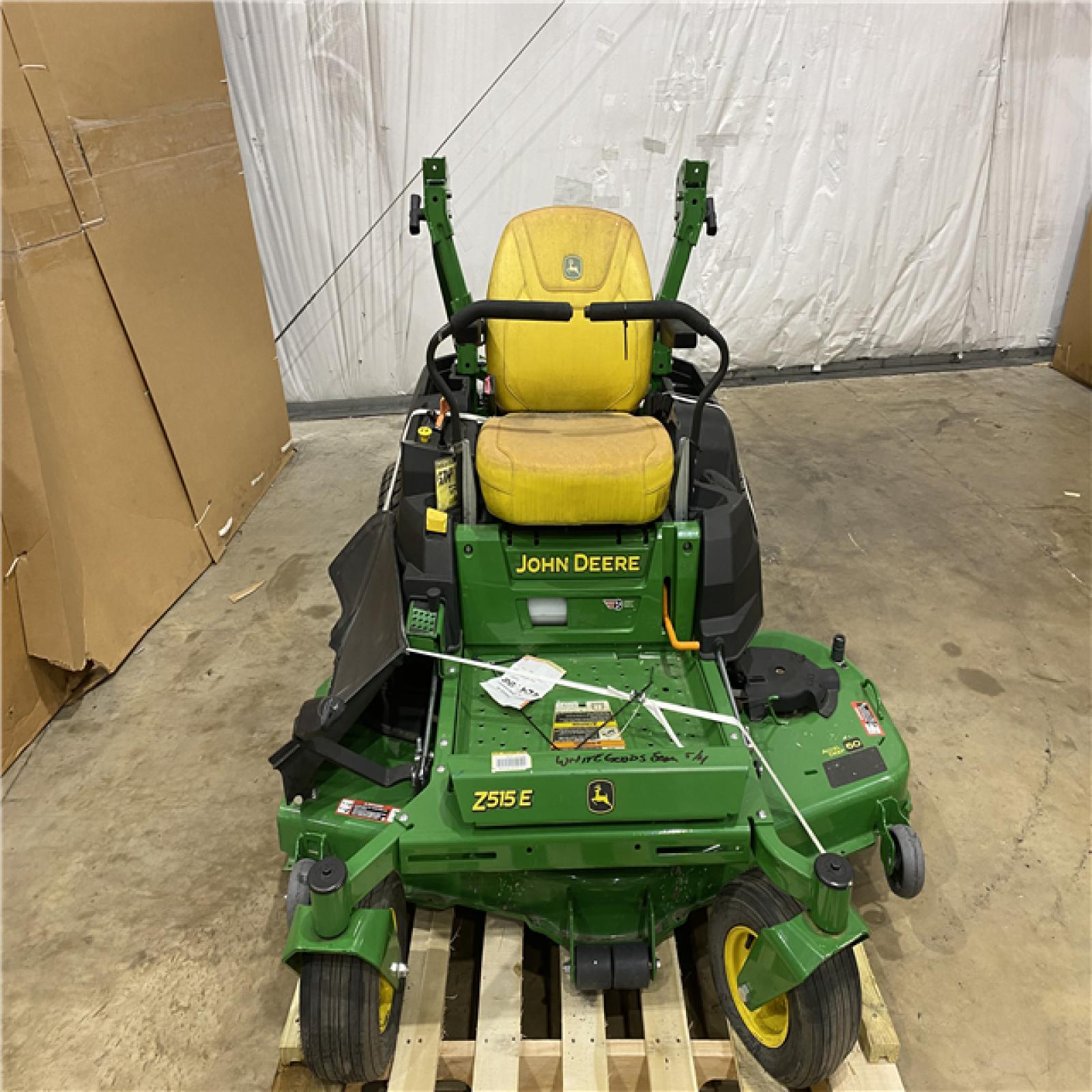 JOHN DEERE ZTRAK Z515E 60 INCH SIT DOWN LAWN MOWER
