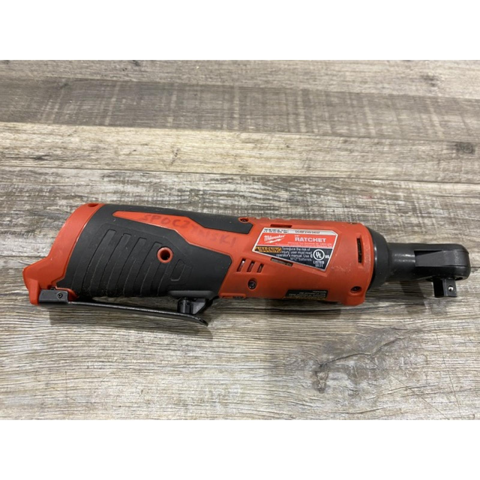 AS-IS Milwaukee 12V Lithium-Ion Cordless 3/8 in. Ratchet Kit