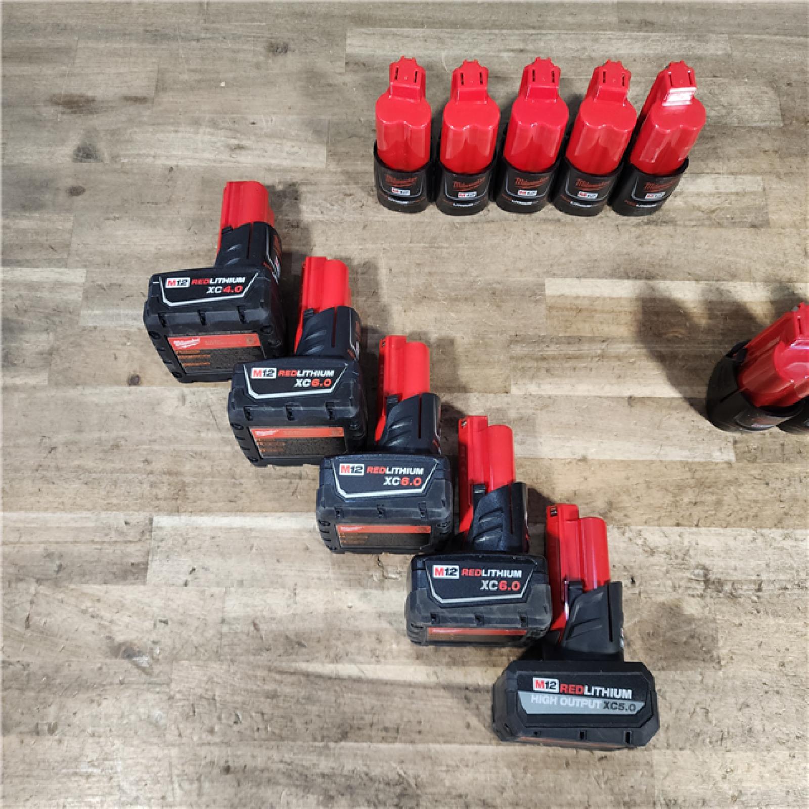 HOUSTON LOCATION - AS-IS MILWAUKEE BATTERY PACK QTY - 15