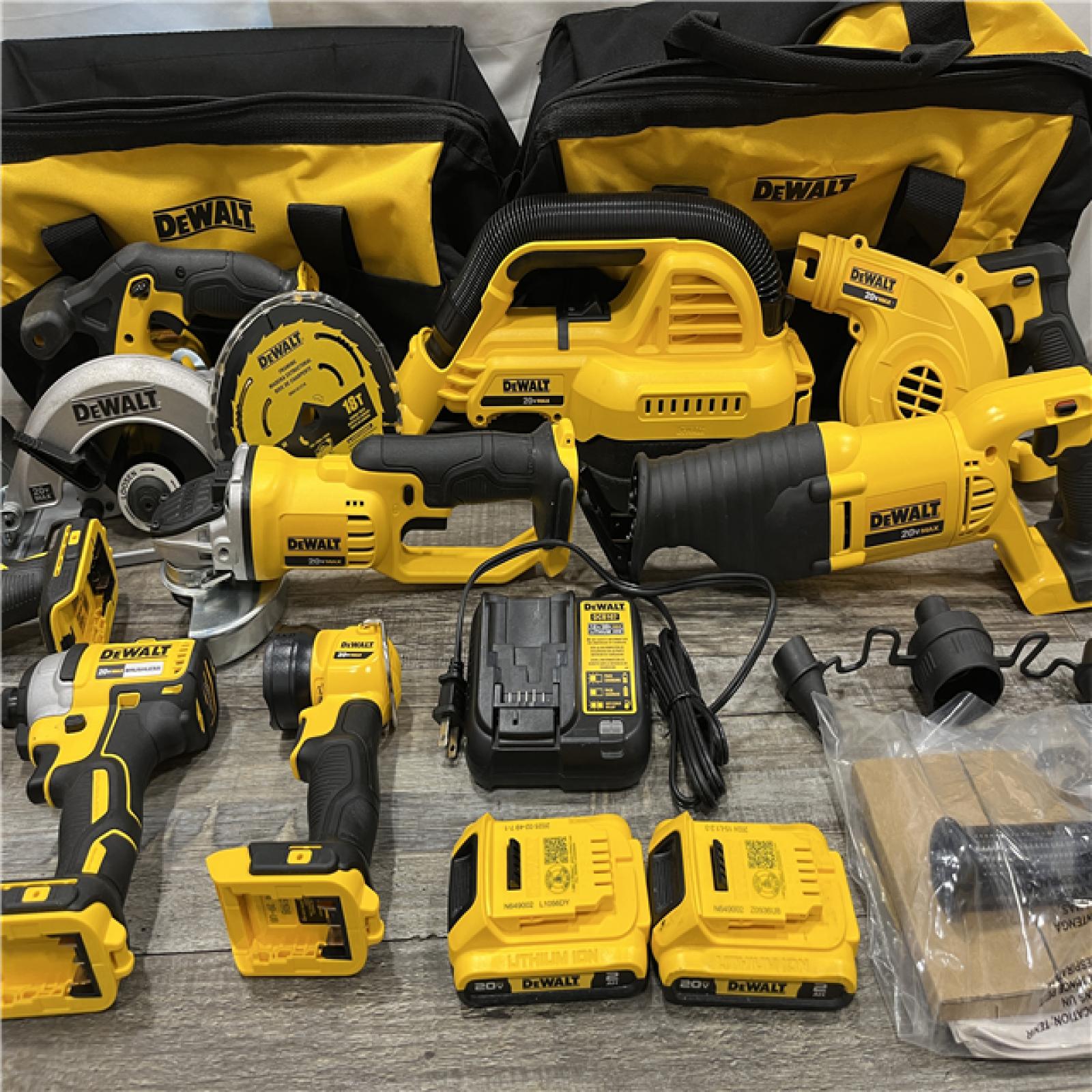 AS-IS DEWALT 20-Volt Max Lithium-Ion (10-Tool) Cordless Combo Kit