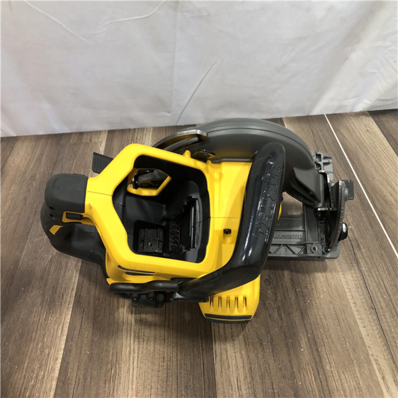 AS-IS DEWALT FLEXVOLT 60V MAX Cordless Brushless 7-1/4 in. Wormdrive Style Circular Saw (Tool Only)
