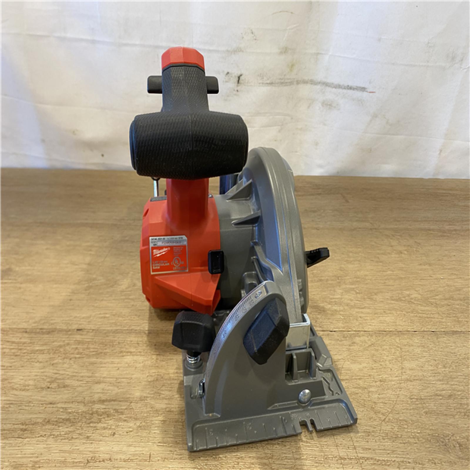 AS-IS MILWAUKEE M12 5-3/8 CIRCULAR SAW (Tool-Only)