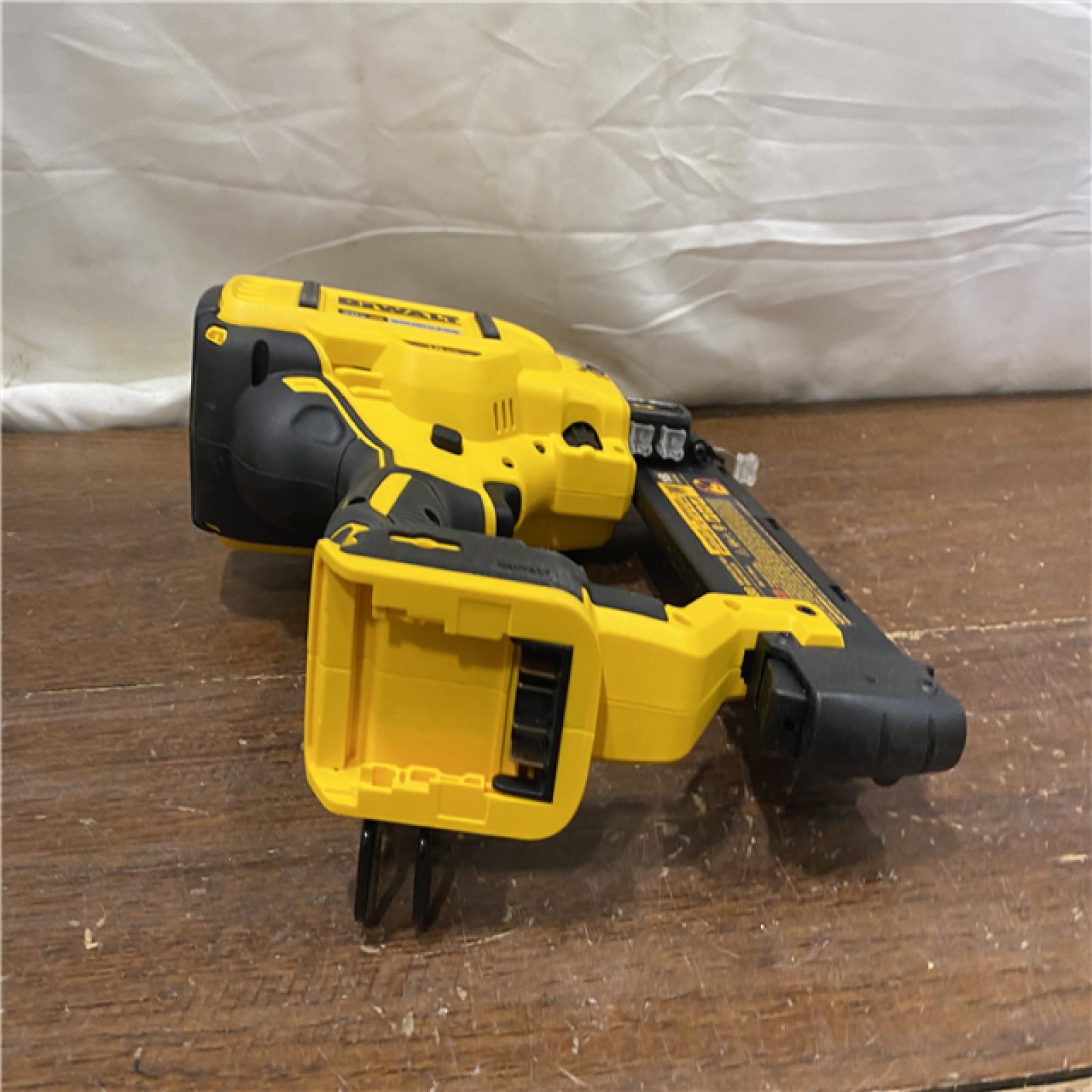 AS-IS DeWalt 20V MAX XR Lithium-Ion Electric Cordless 18-Gauge Brad Nailer (Tool Only)