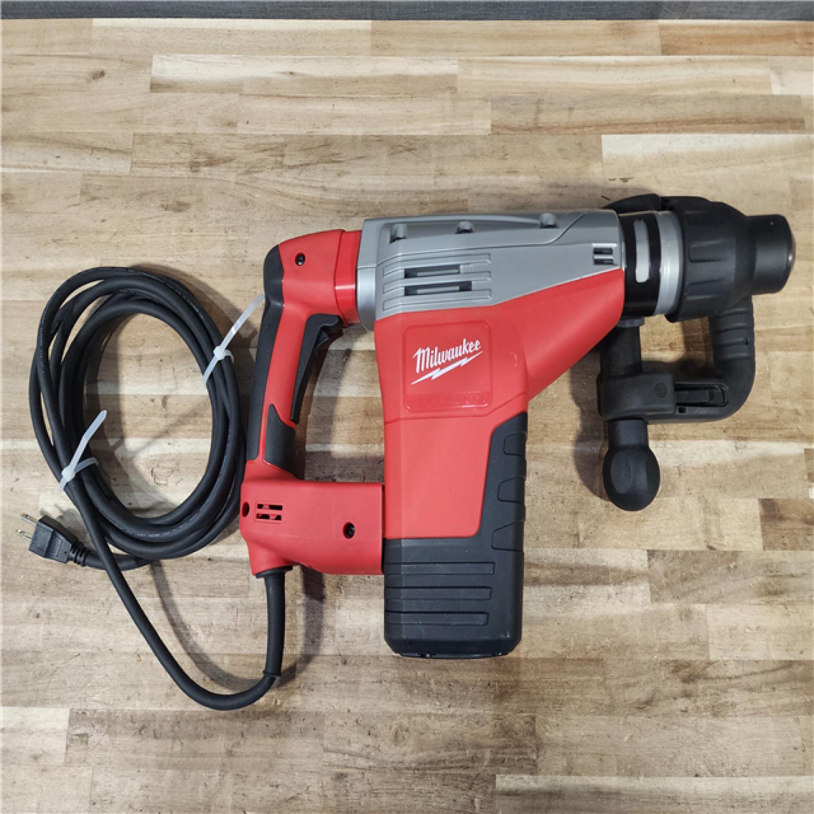 HOUSTON LOCATION - AS-IS Milwaukee SDS-MAX Demolition Hammer