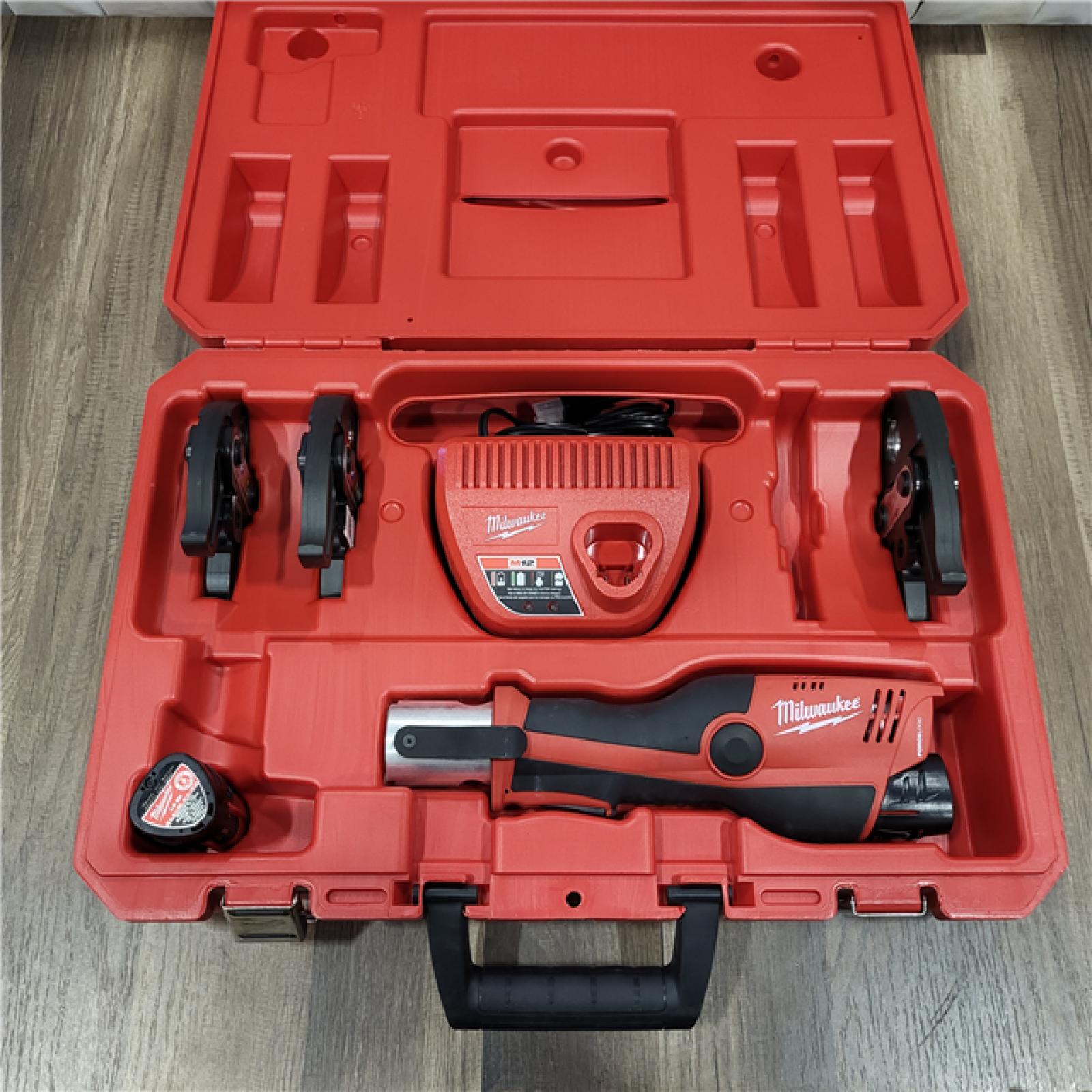 AS IS Milwaukee M12 Force Logic Press Tool 1/2 in. to 1 in. Kit