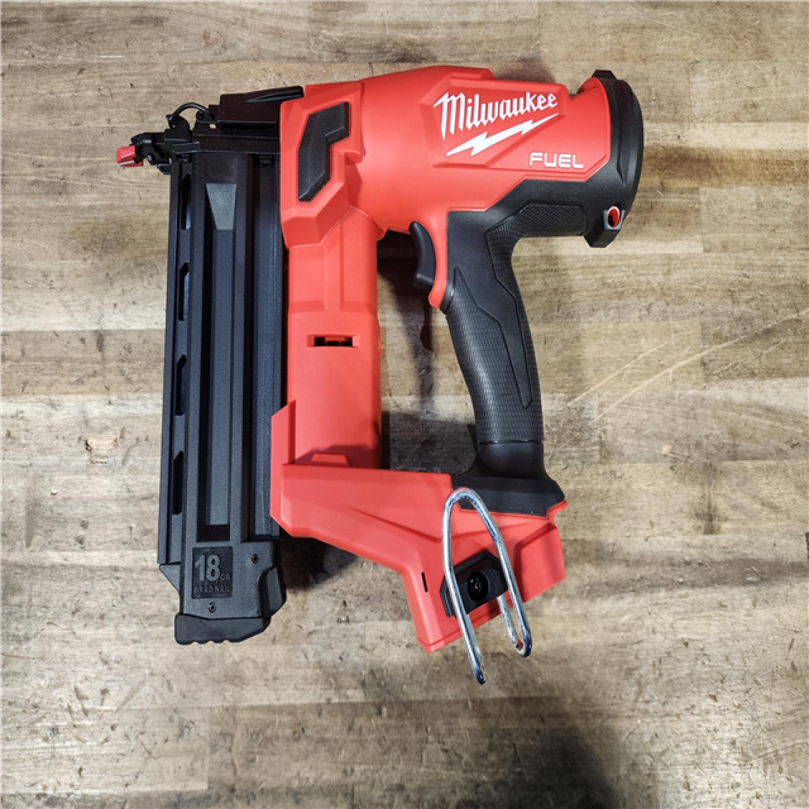 HOUSTON LOCATION - AS-IS (APPEARS LIKE NEW) Milwaukee M18 Fuel 18V Brushless 18-Gauge Brad Nailer 2746-20 (Bare Tool)