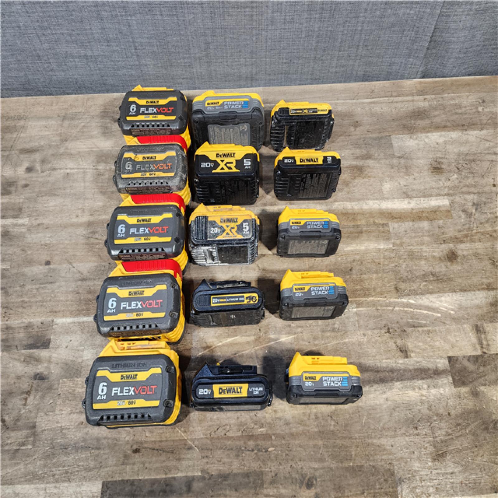 HOUSTON LOCATION - AS-IS DEWALT BATTERY PACK QTY - 15