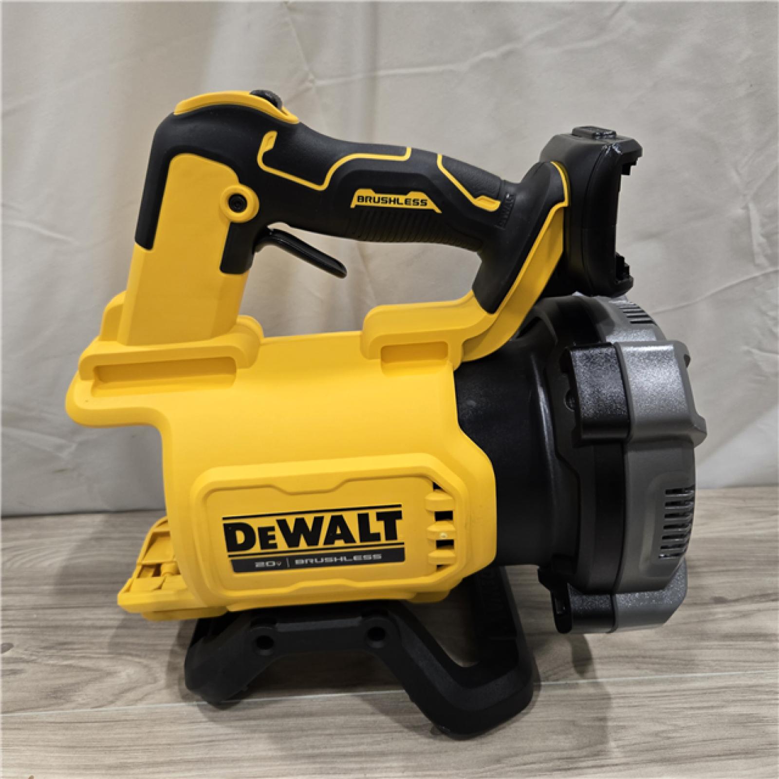 AS-IS DeWalt Brushless Cordless Handheld Leaf Blower Kit