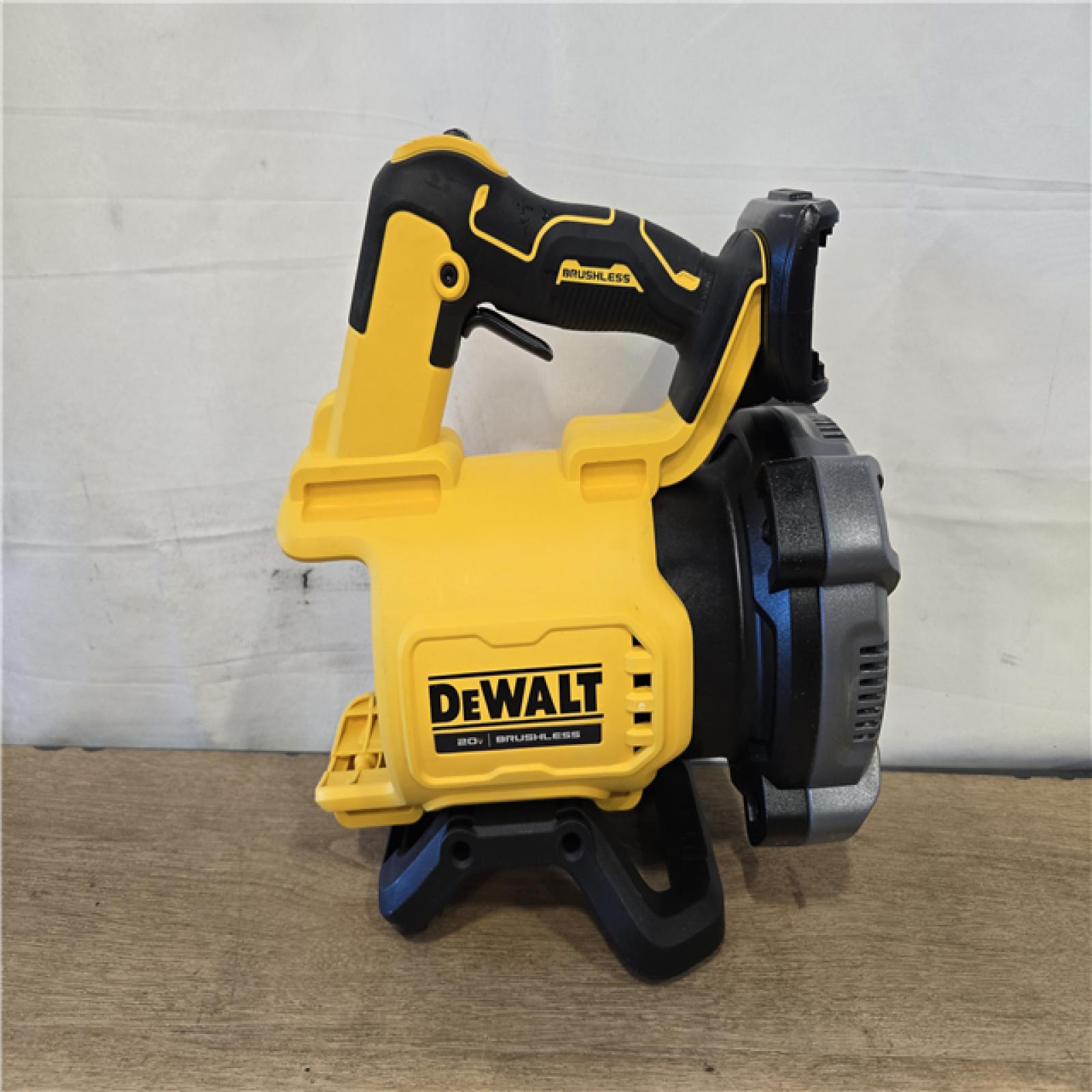 AS-IS DEWALT 20V MAX* XR Cordless Handheld Blower Kit