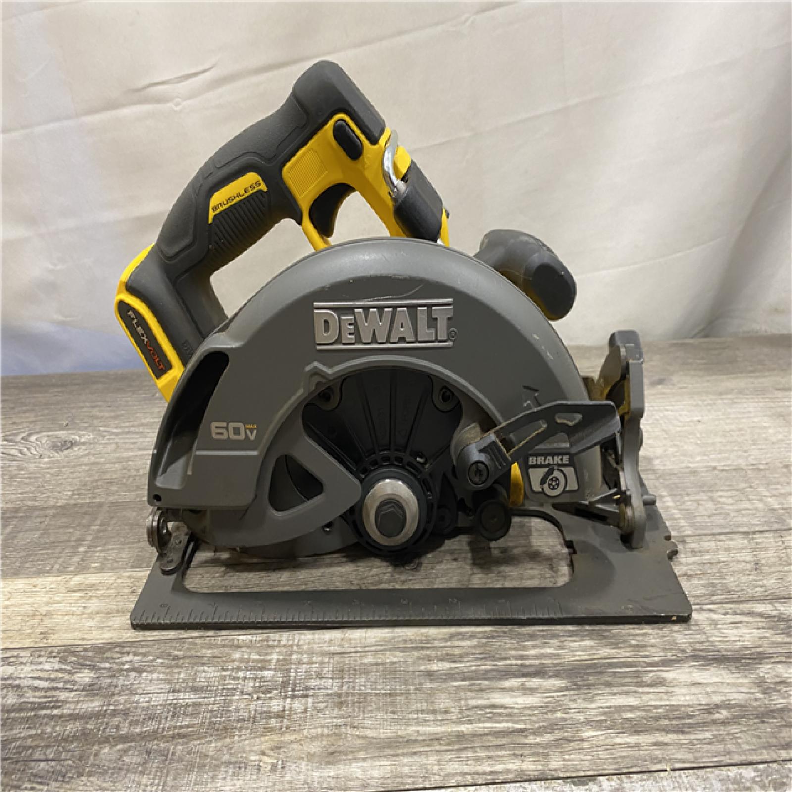 AS-IS DEWALT FLEXVOLT 60V MAX Cordless Brushless 7-1/4 in. Circular Saw with Brake (Tool Only)