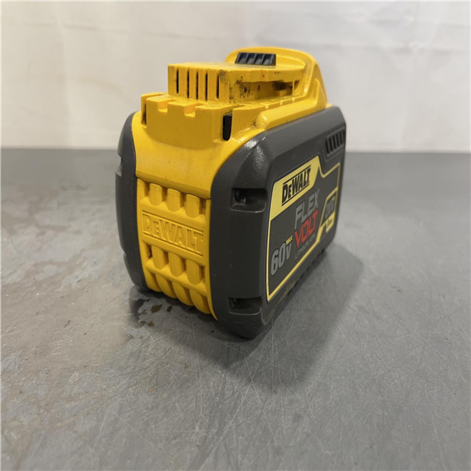 AS-IS - Dewalt FLEXVOLT 20V/60V MAX Lithium-Ion 12.0Ah Battery and Fan Cooled Fast Charger
