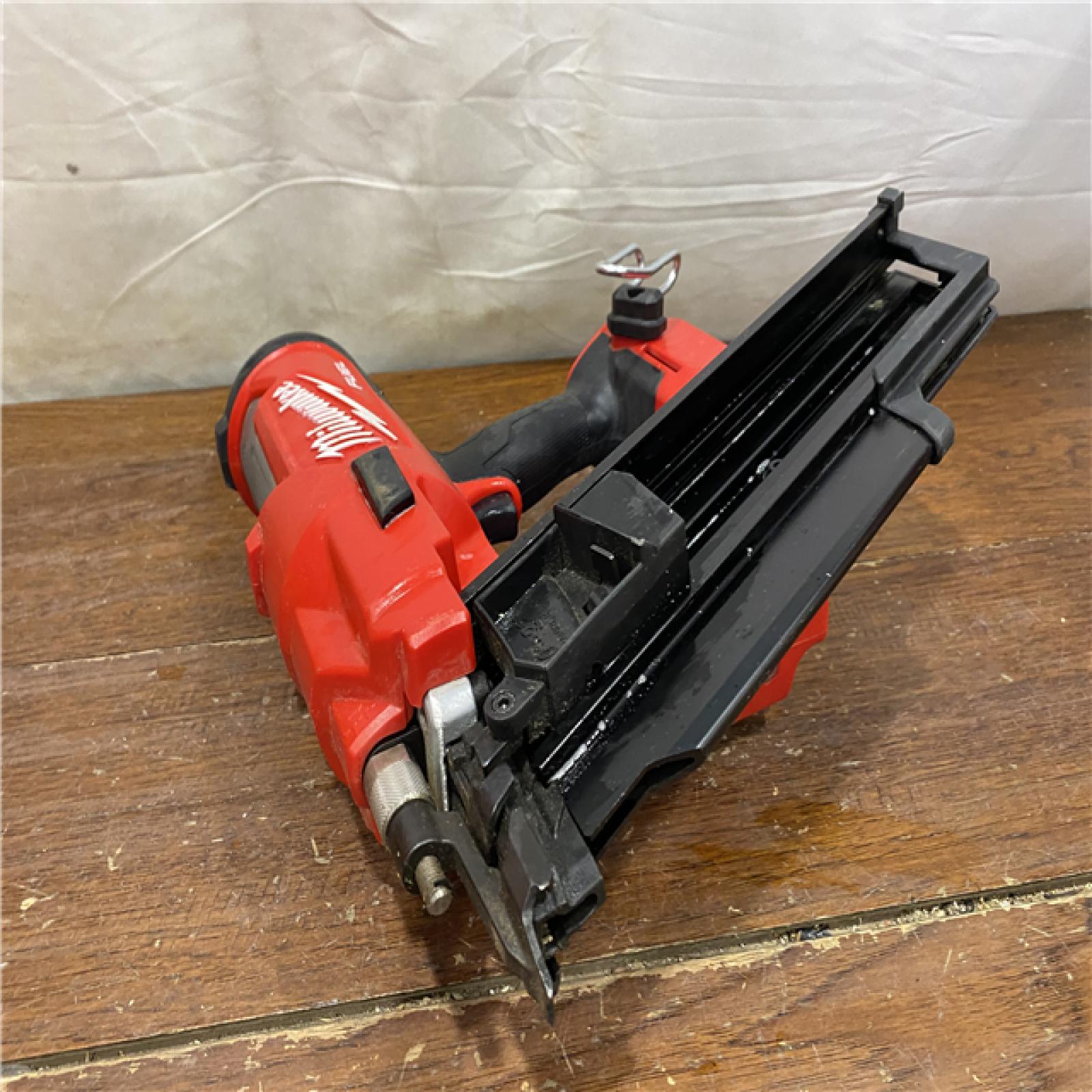 AS-IS Milwaukee 2744-20 M18 FUEL 3-1/2 in. 18-Volt 21-Degree Lithium-Ion Brushless Cordless Framing Nailer (Tool-Only)