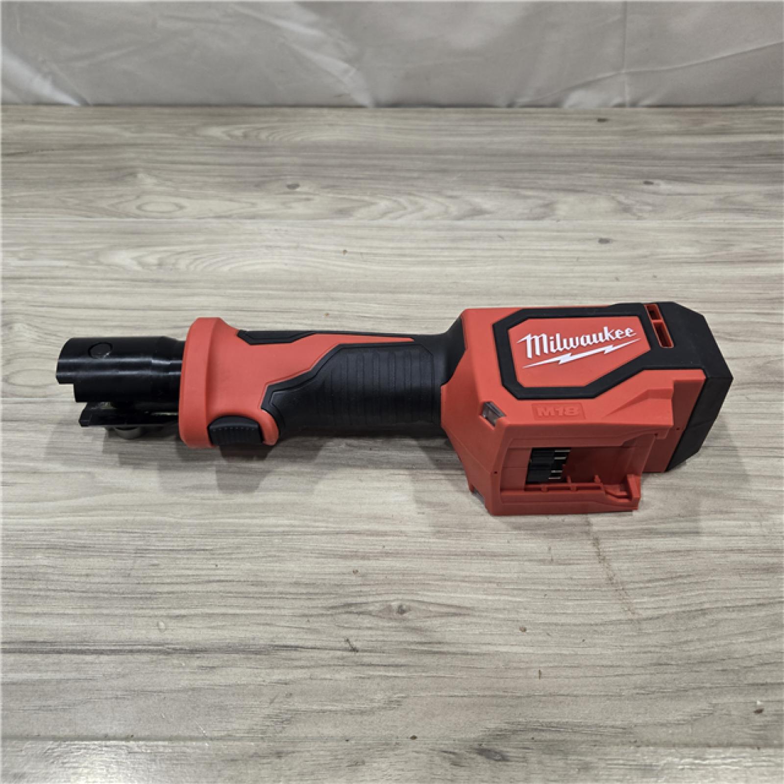 AS-IS Milwaukee M18 18V Lithium-Ion Cordless Short Throw Press Tool Kit